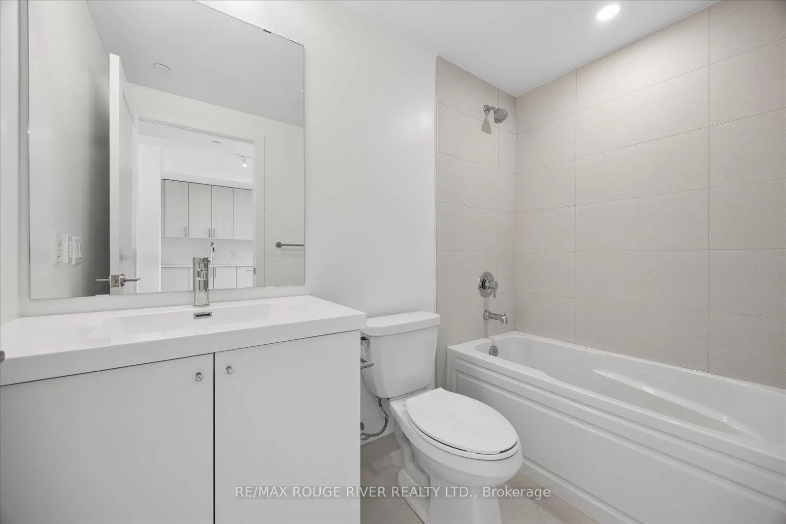 Photo 15 of Unit 728, 2545 Simcoe Street N, Oshawa, Windfields — HOMEH