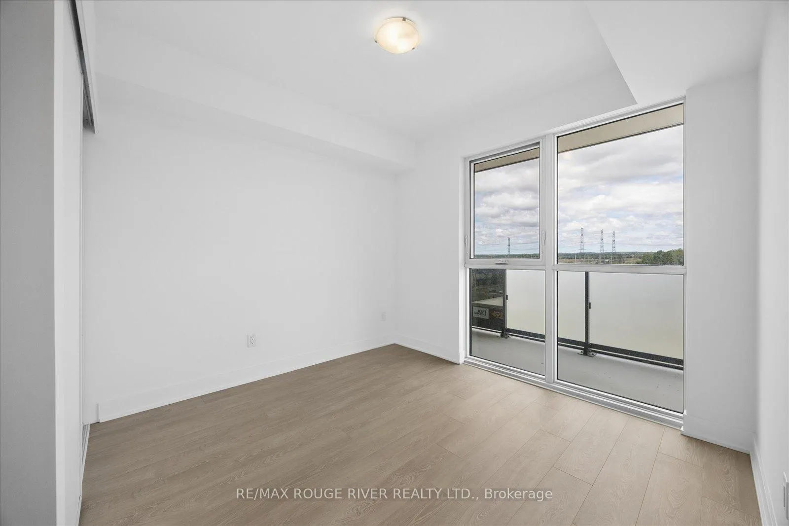 Photo 16 of Unit 728, 2545 Simcoe Street N, Oshawa, Windfields — HOMEH