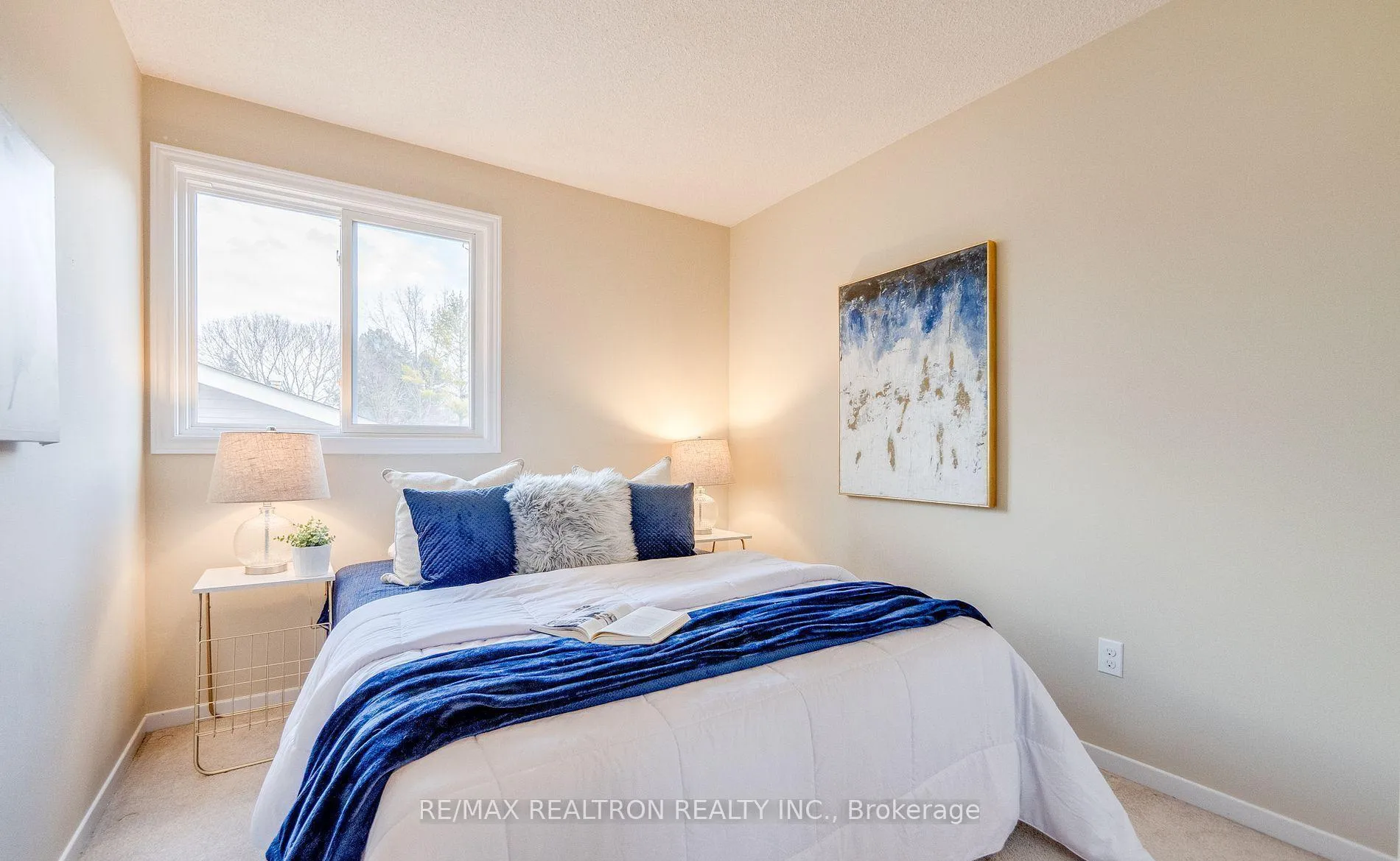 Photo 12 of 122 Rutledge Avenue, Newmarket, Huron Heights-Leslie Valley — HOMEH