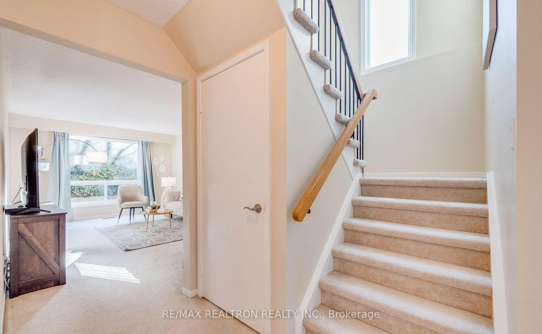 Photo 16 of 122 Rutledge Avenue, Newmarket, Huron Heights-Leslie Valley — HOMEH