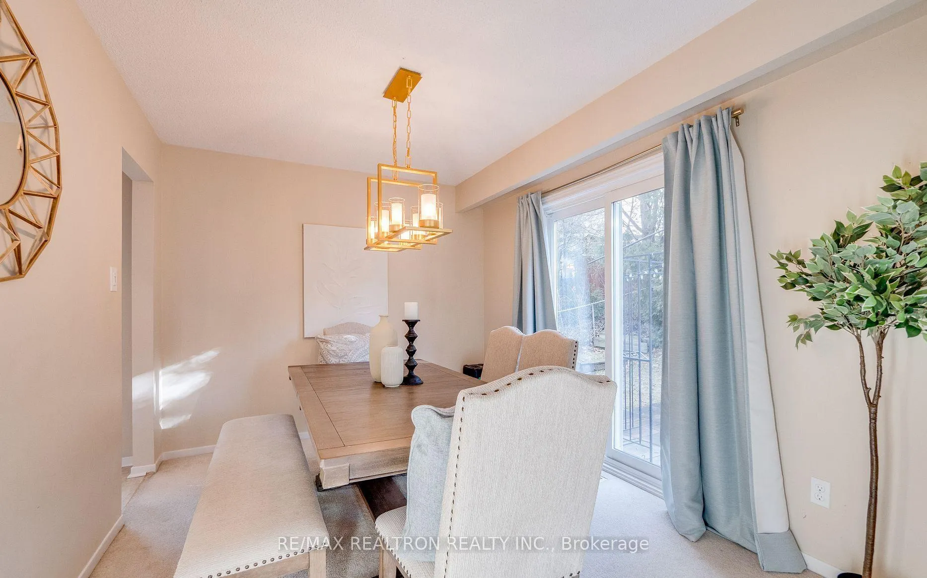 Photo 23 of 122 Rutledge Avenue, Newmarket, Huron Heights-Leslie Valley — HOMEH
