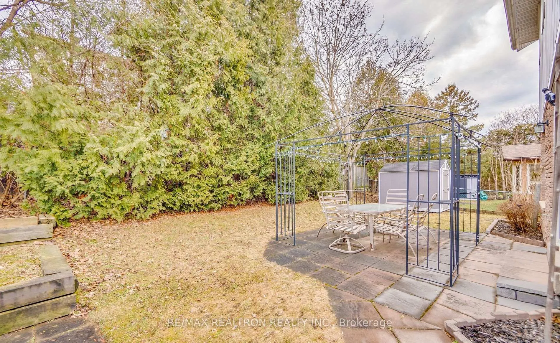 Photo 38 of 122 Rutledge Avenue, Newmarket, Huron Heights-Leslie Valley — HOMEH