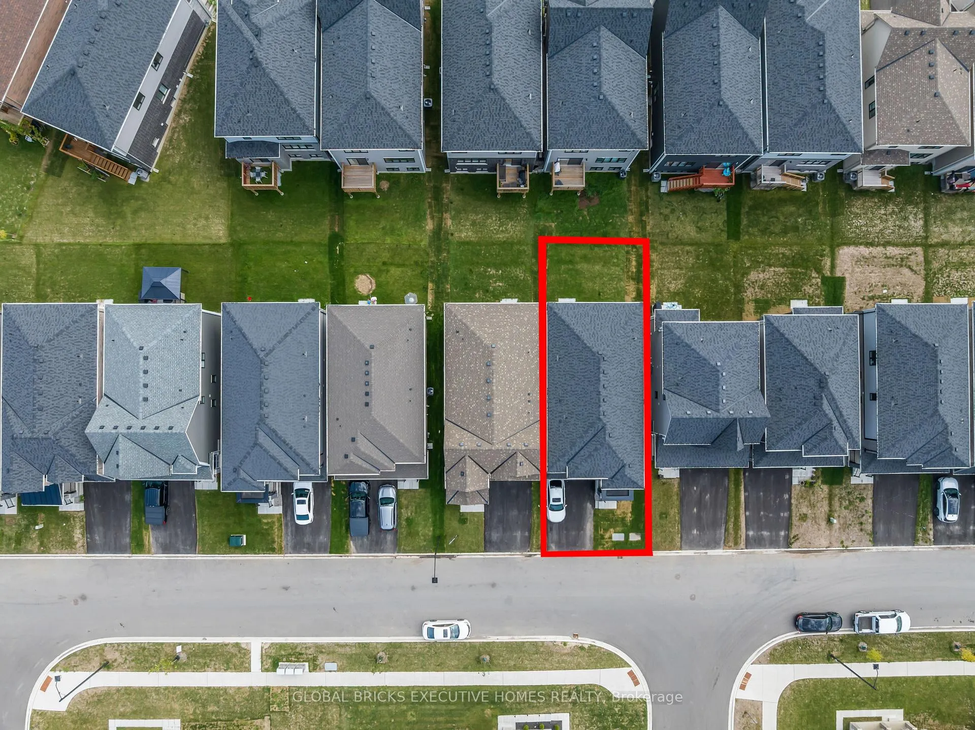 Photo 2 of 170 Lilac Circle, Haldimand — HOMEH