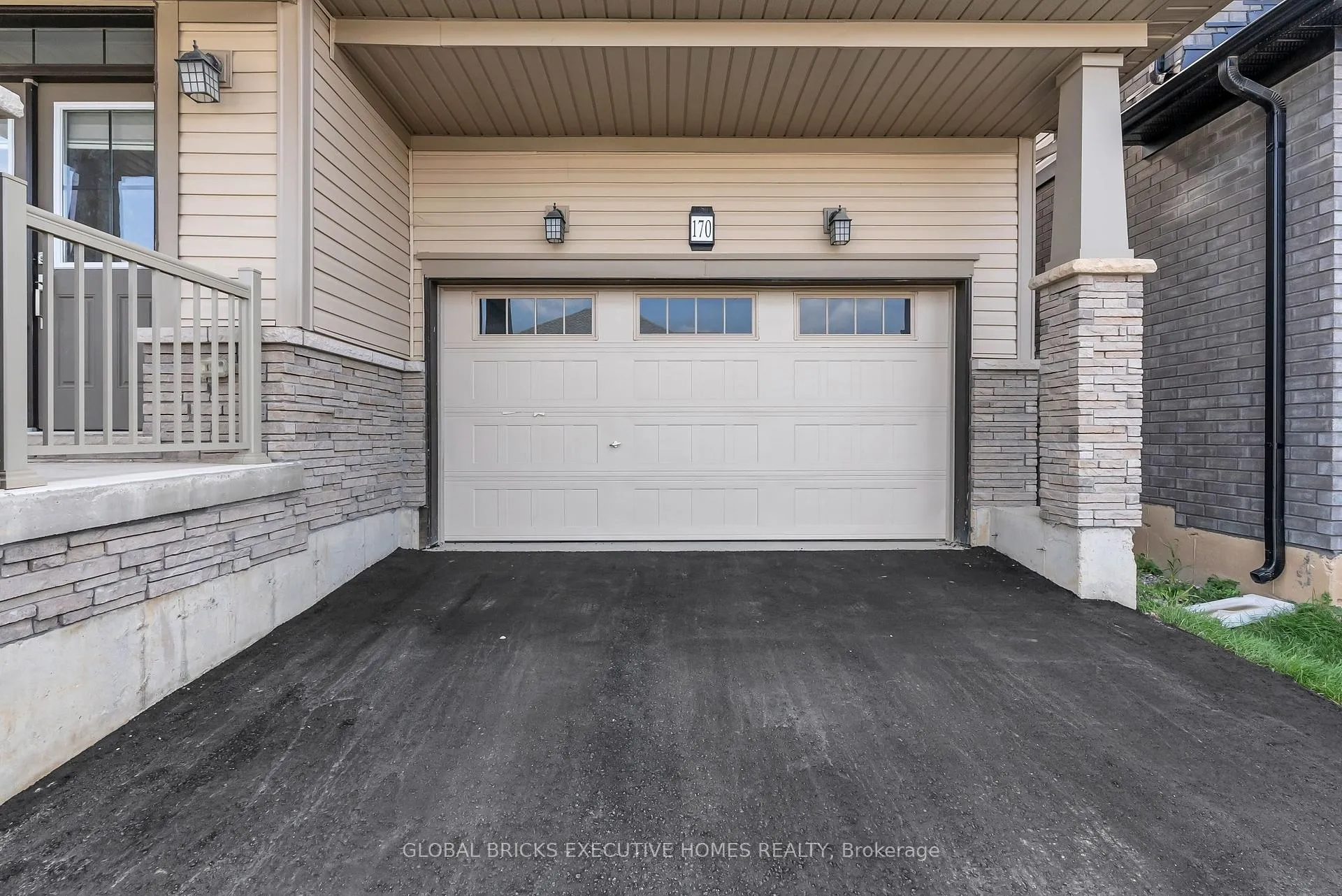 Photo 5 of 170 Lilac Circle, Haldimand — HOMEH