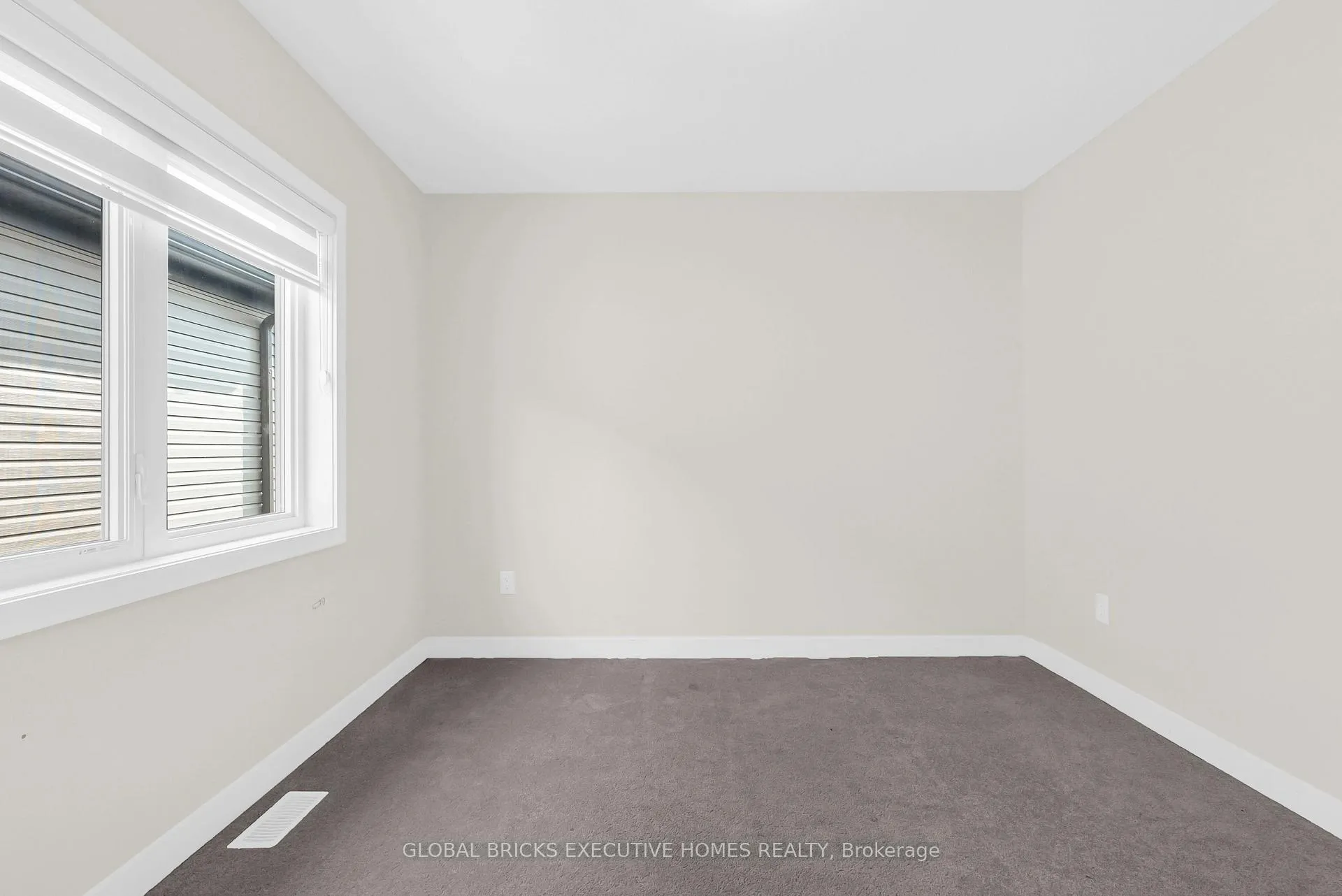 Photo 36 of 170 Lilac Circle, Haldimand — HOMEH