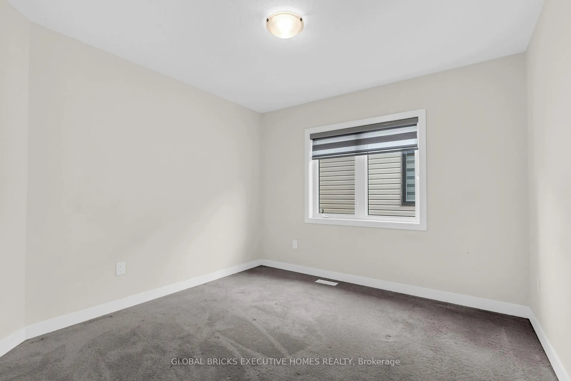 Photo 37 of 170 Lilac Circle, Haldimand — HOMEH