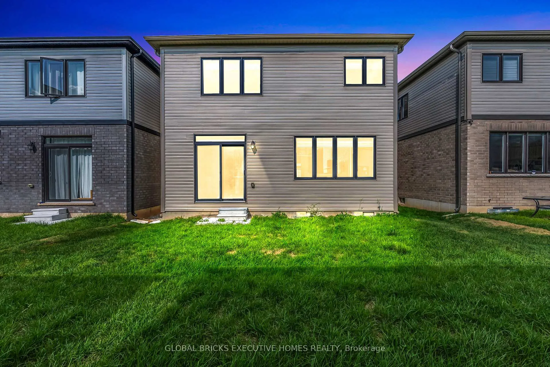 Photo 44 of 170 Lilac Circle, Haldimand — HOMEH