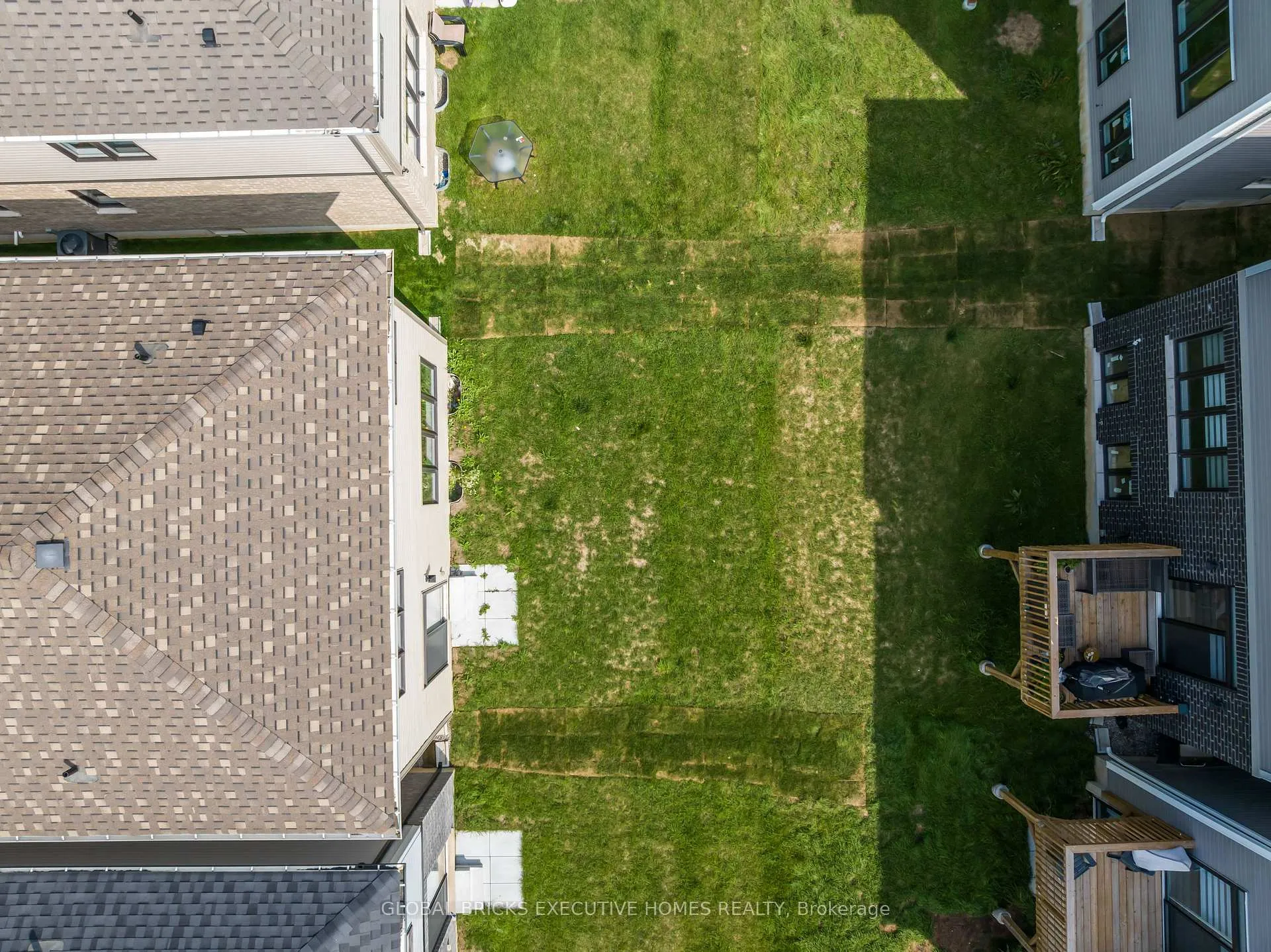 Photo 45 of 170 Lilac Circle, Haldimand — HOMEH
