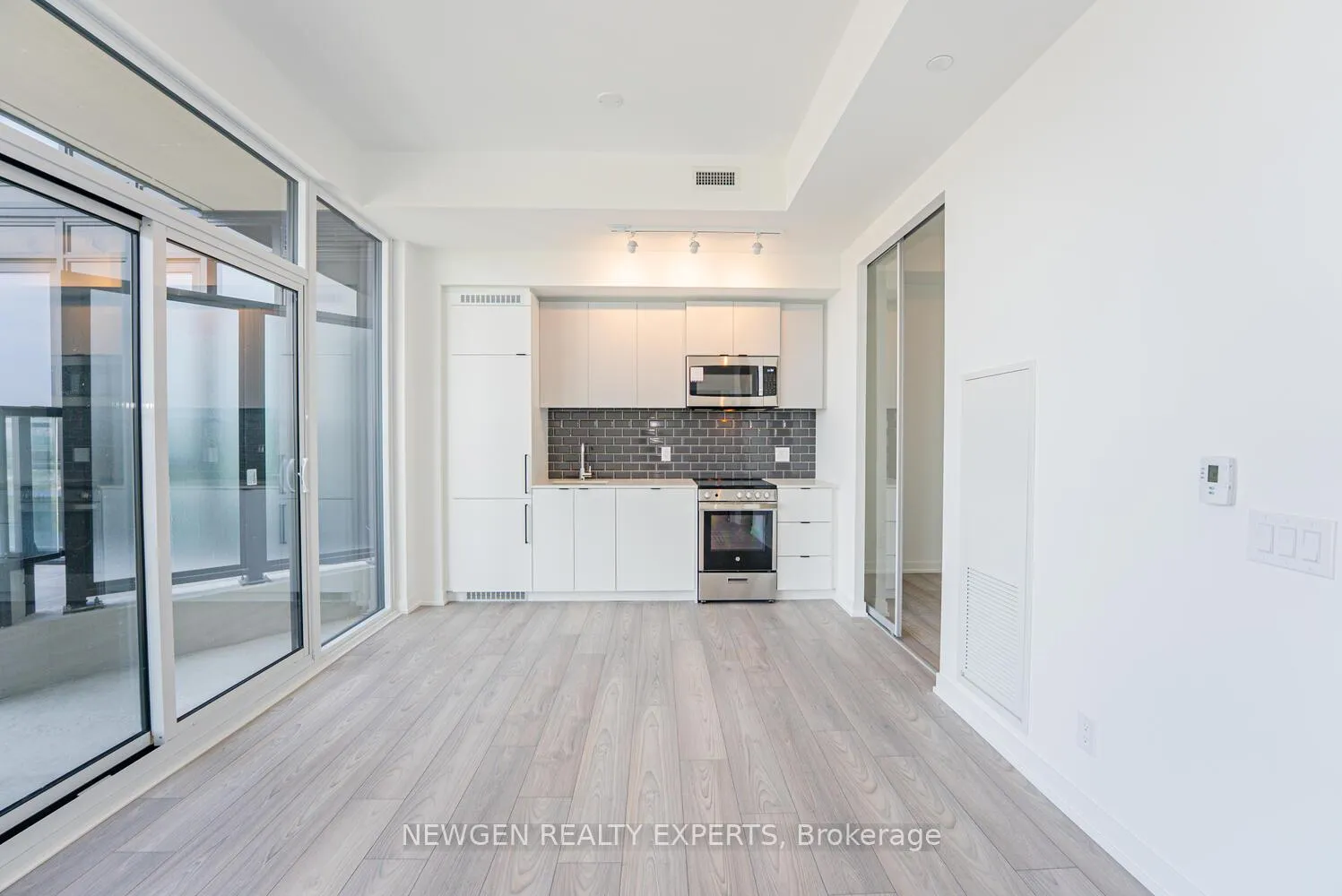 Photo 13 of Unit 1203, 285 Dufferin Street, Toronto, South Parkdale — HOMEH