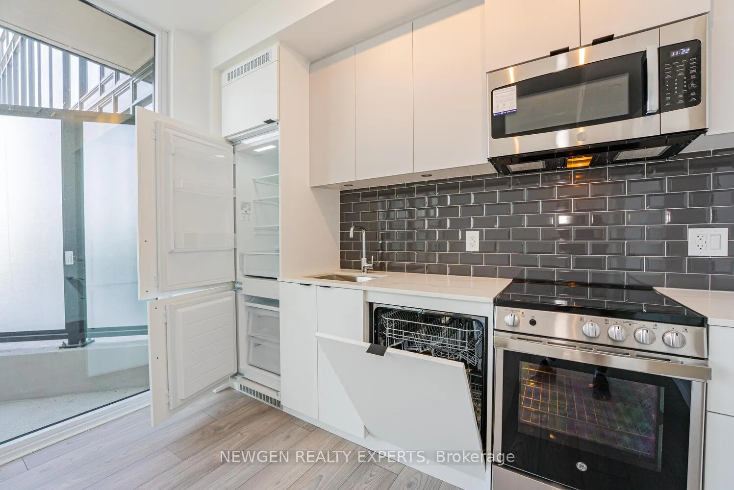 Photo 14 of Unit 1203, 285 Dufferin Street, Toronto, South Parkdale — HOMEH