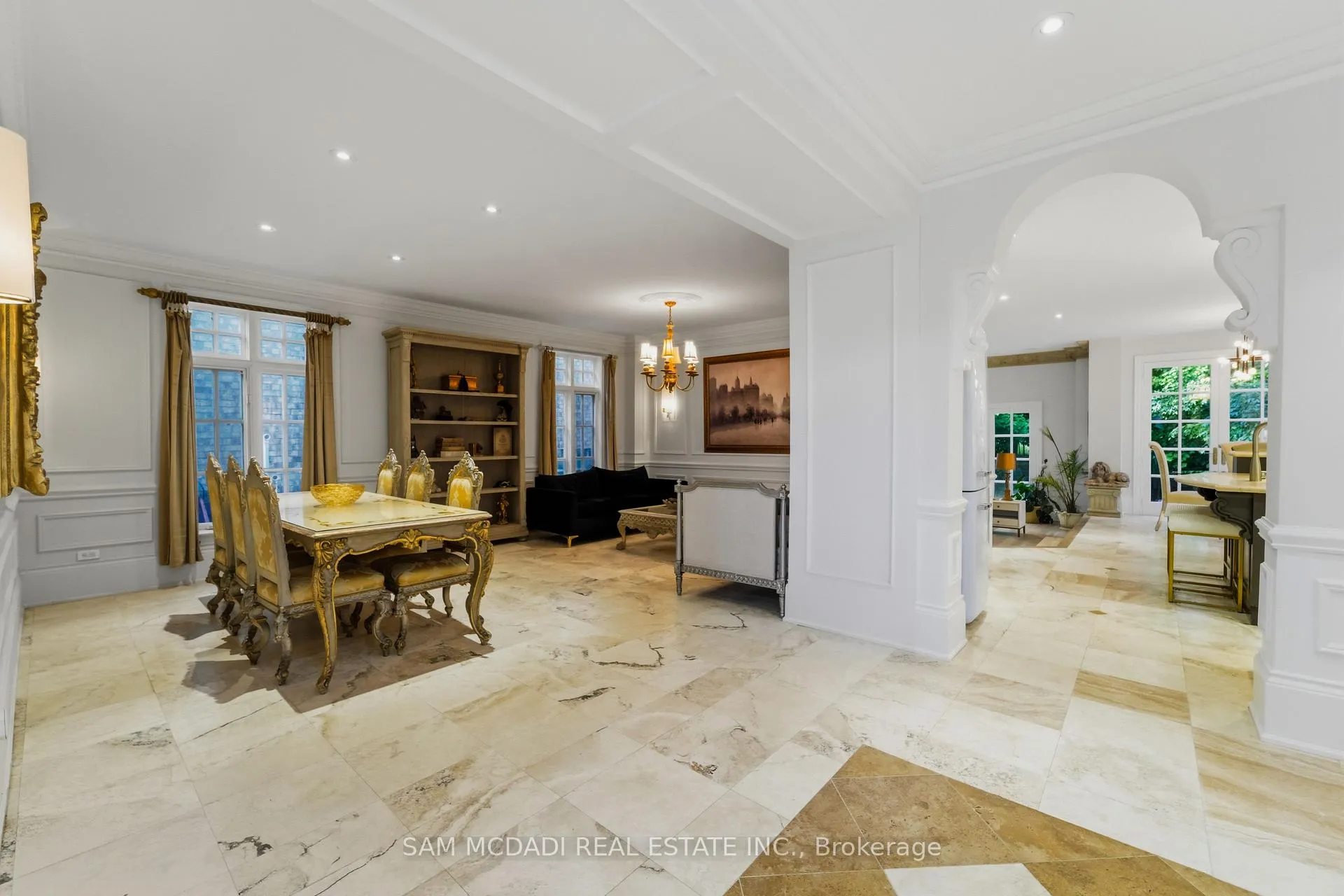 Photo 5 of 5481 Middleport Crescent, Mississauga, Hurontario — HOMEH