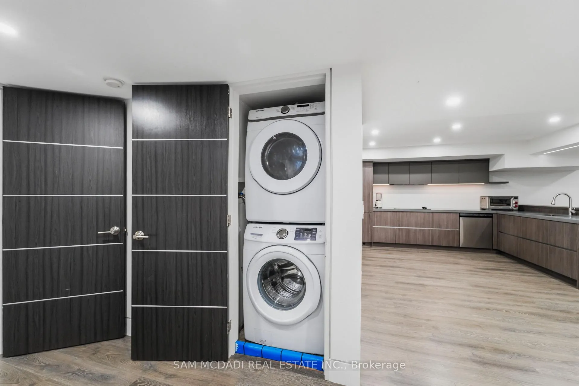 Photo 30 of 5481 Middleport Crescent, Mississauga, Hurontario — HOMEH
