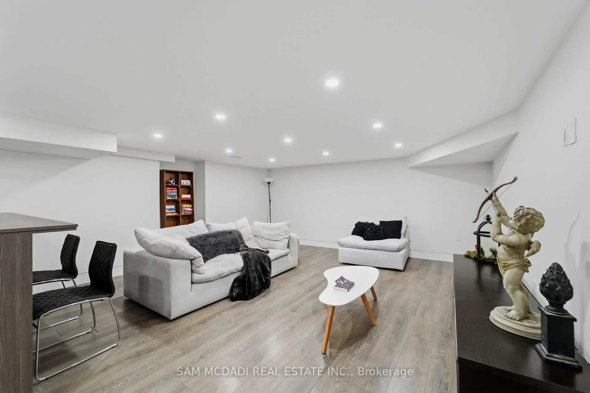 Photo 35 of 5481 Middleport Crescent, Mississauga, Hurontario — HOMEH