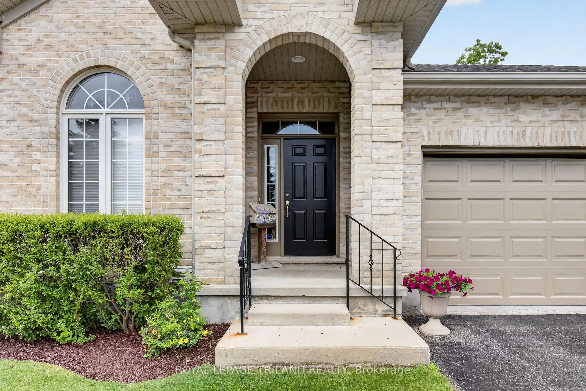 Photo 4 of Unit 14, 87 Donker Drive, St. Thomas — HOMEH