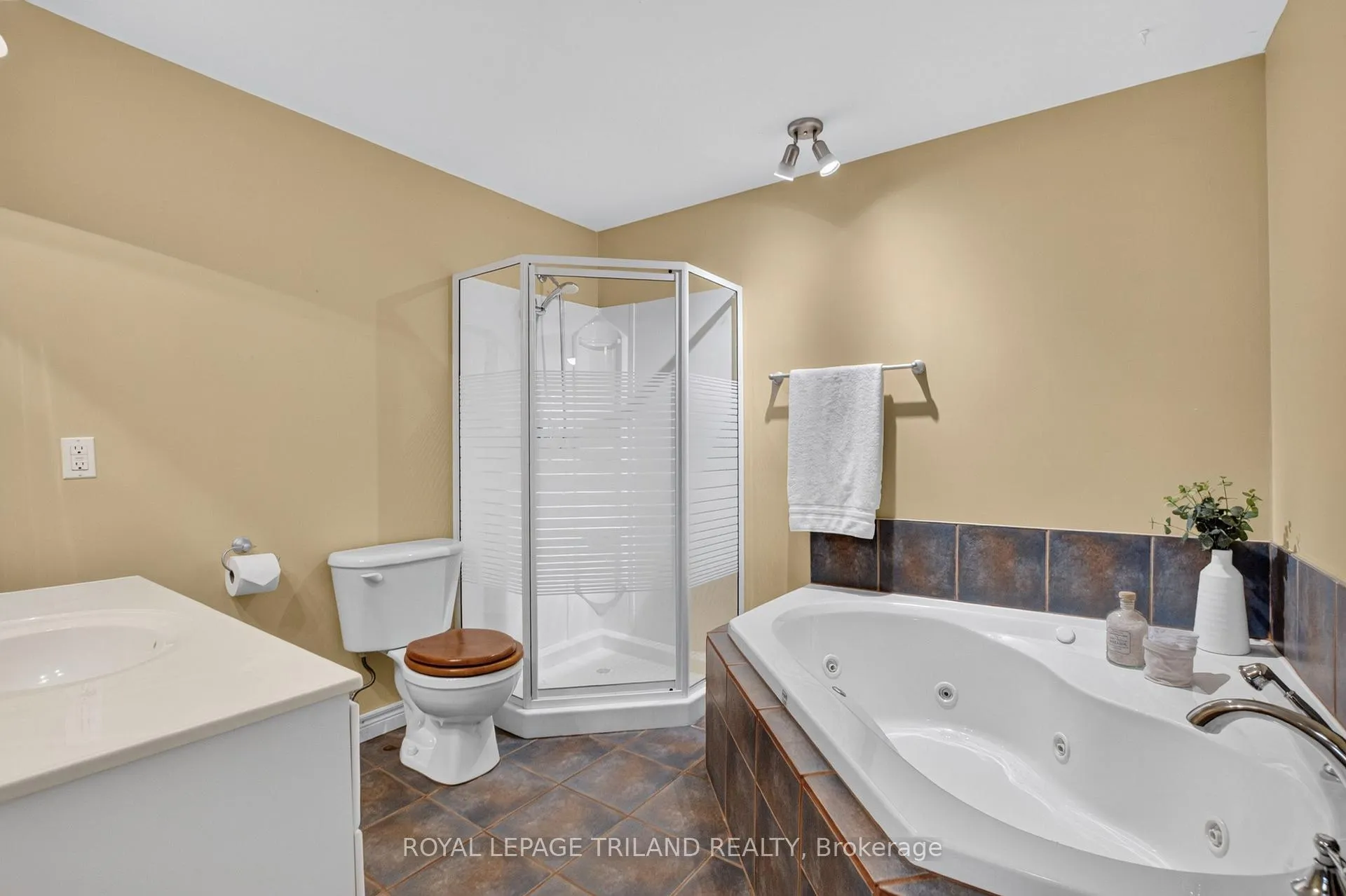 Photo 39 of Unit 14, 87 Donker Drive, St. Thomas — HOMEH
