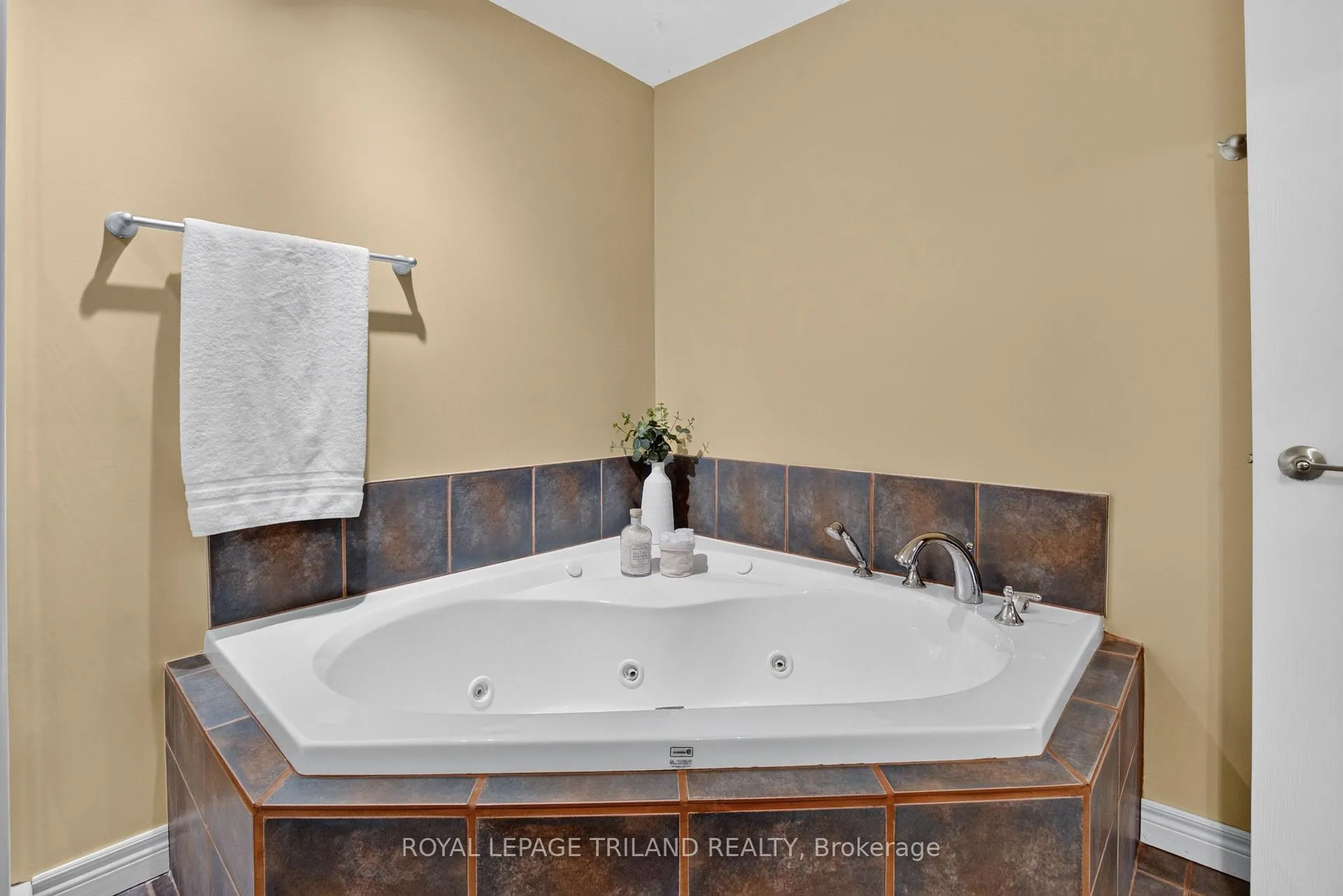Photo 41 of Unit 14, 87 Donker Drive, St. Thomas — HOMEH