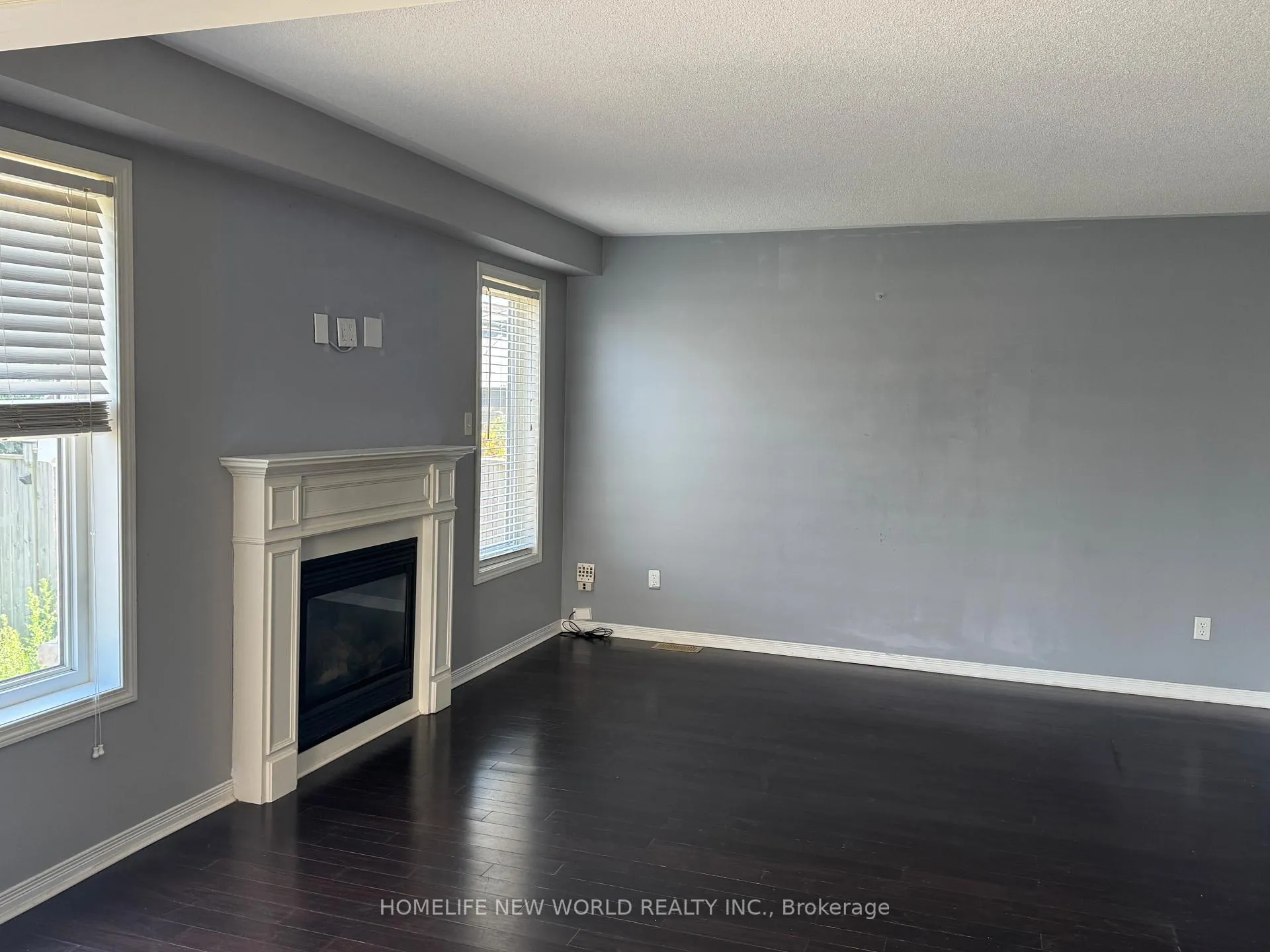 Photo 4 of 1284 Gyatt Crescent, Oshawa, Pinecrest — HOMEH