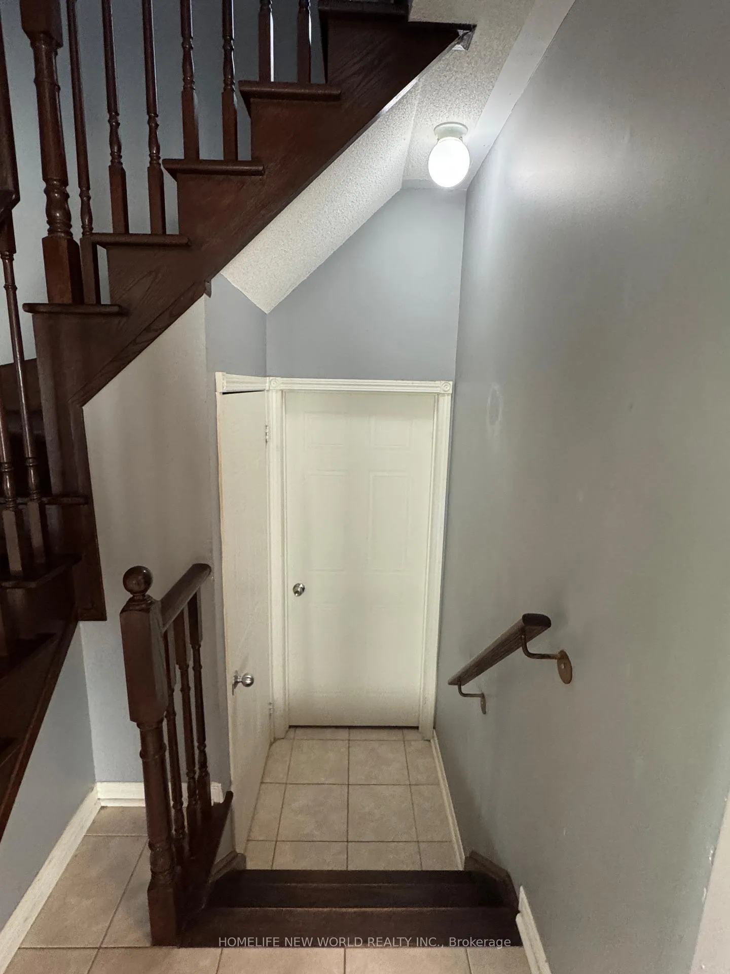 Photo 7 of 1284 Gyatt Crescent, Oshawa, Pinecrest — HOMEH