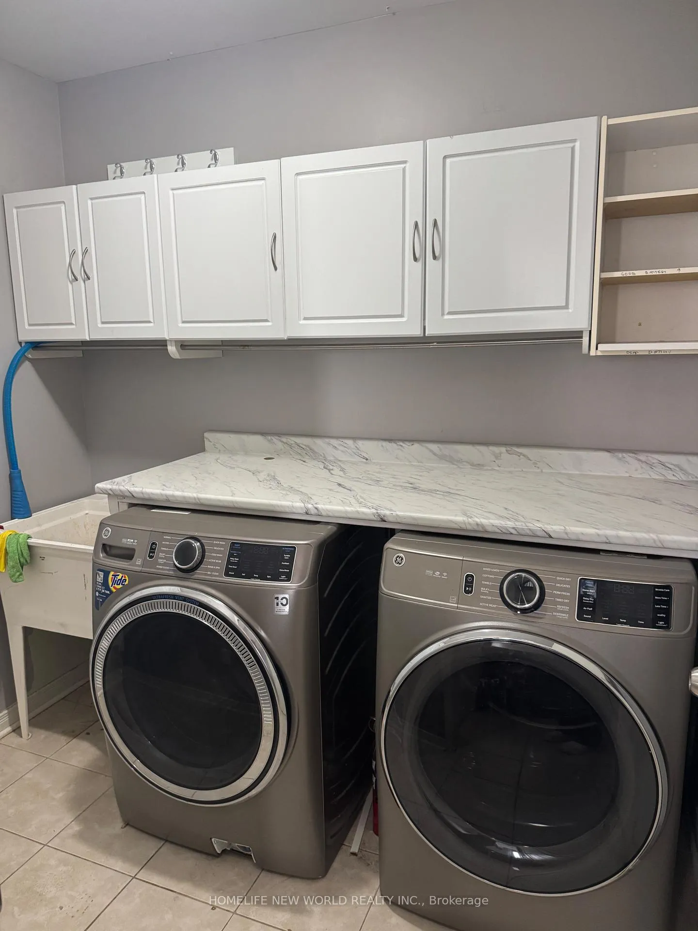 Photo 8 of 1284 Gyatt Crescent, Oshawa, Pinecrest — HOMEH