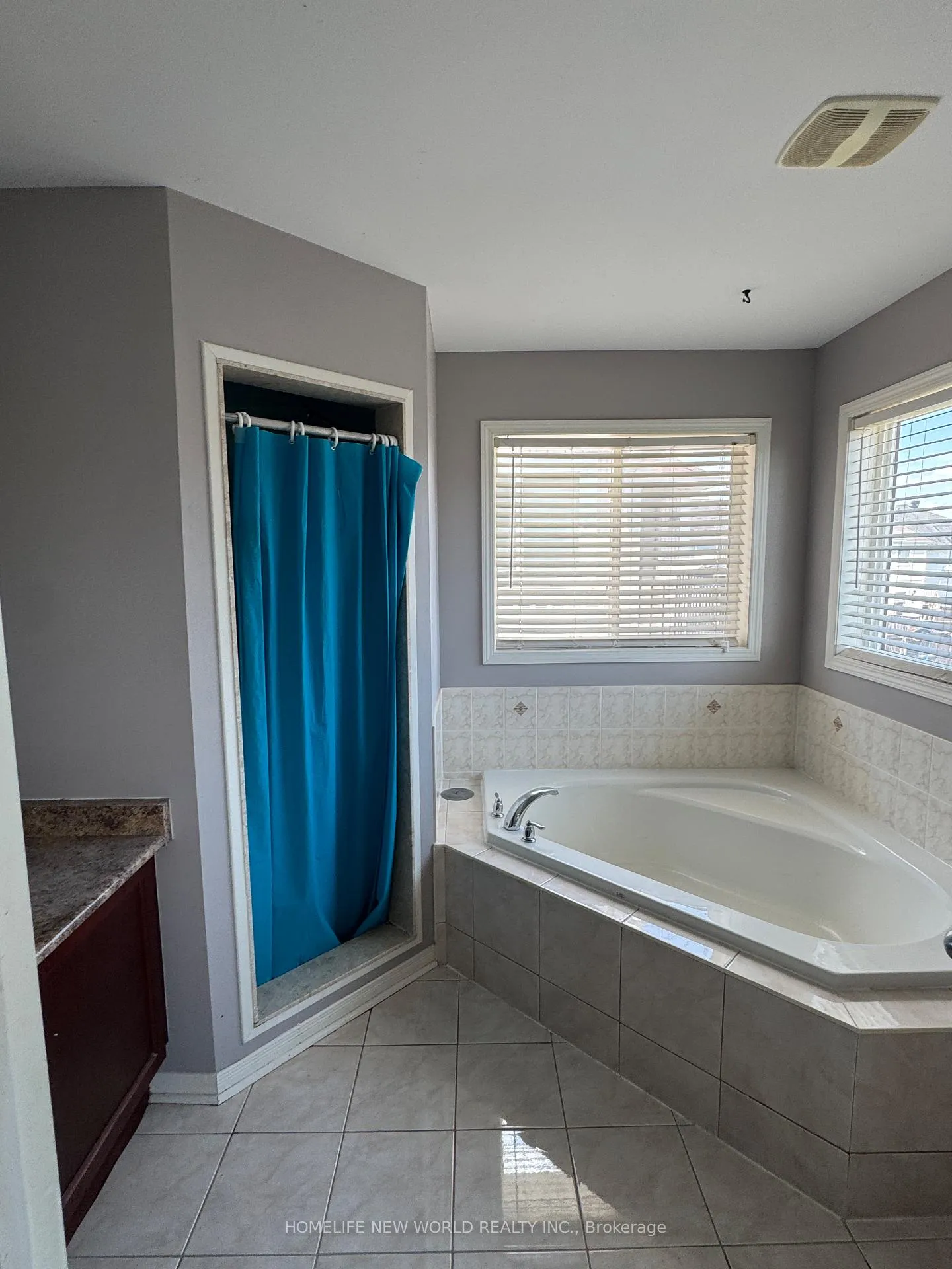 Photo 9 of 1284 Gyatt Crescent, Oshawa, Pinecrest — HOMEH