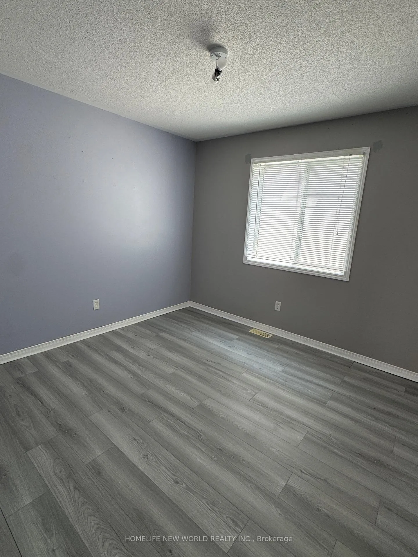 Photo 13 of 1284 Gyatt Crescent, Oshawa, Pinecrest — HOMEH