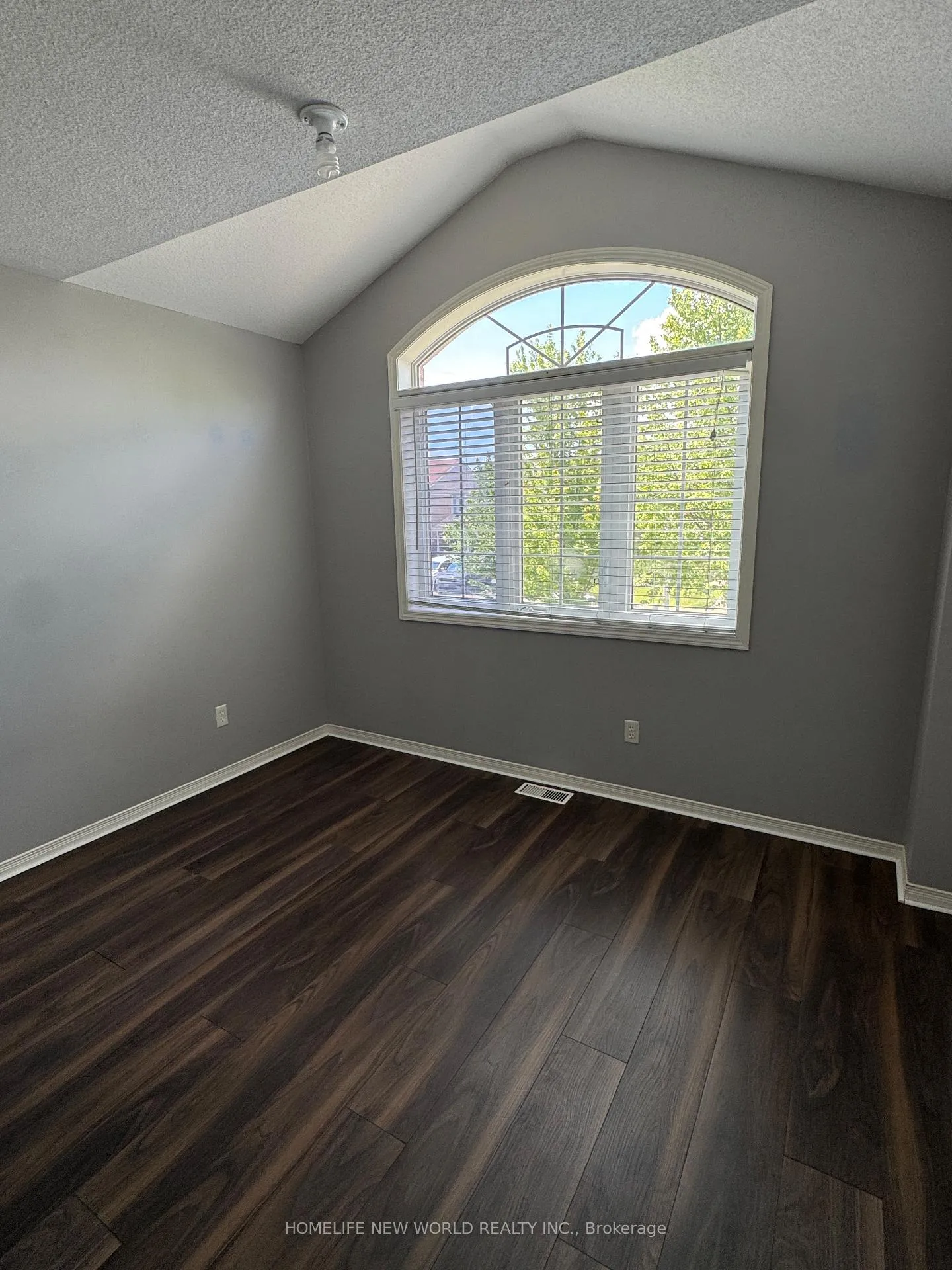 Photo 15 of 1284 Gyatt Crescent, Oshawa, Pinecrest — HOMEH
