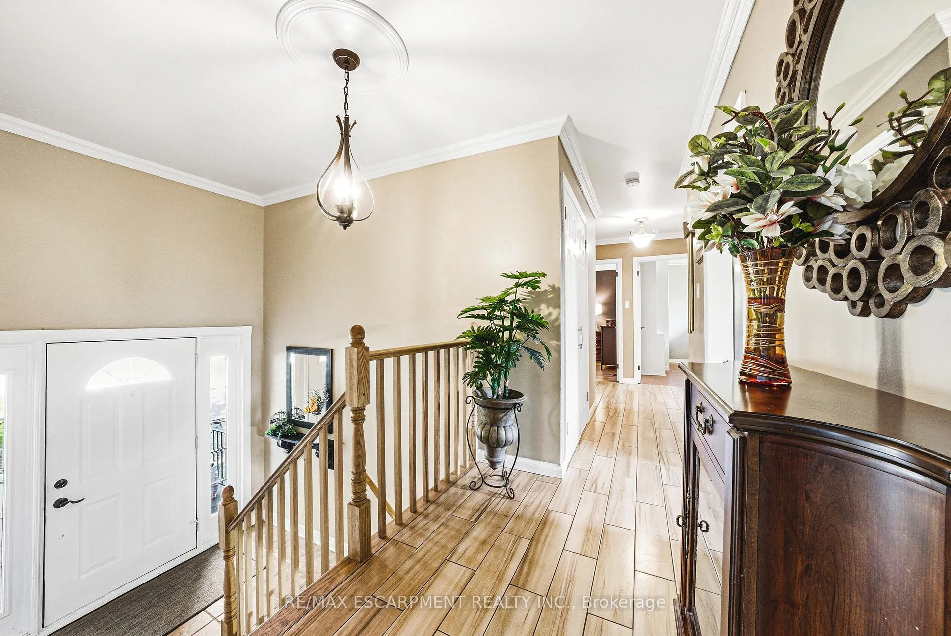 Photo 4 of 2231 Sandringham Drive, Burlington, Mountainside — HOMEH