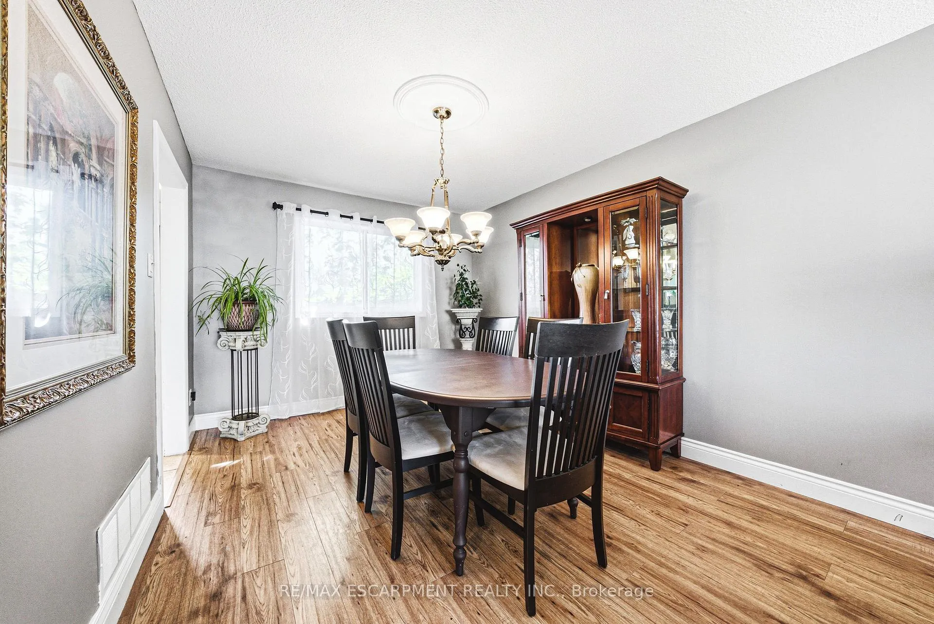 Photo 7 of 2231 Sandringham Drive, Burlington, Mountainside — HOMEH