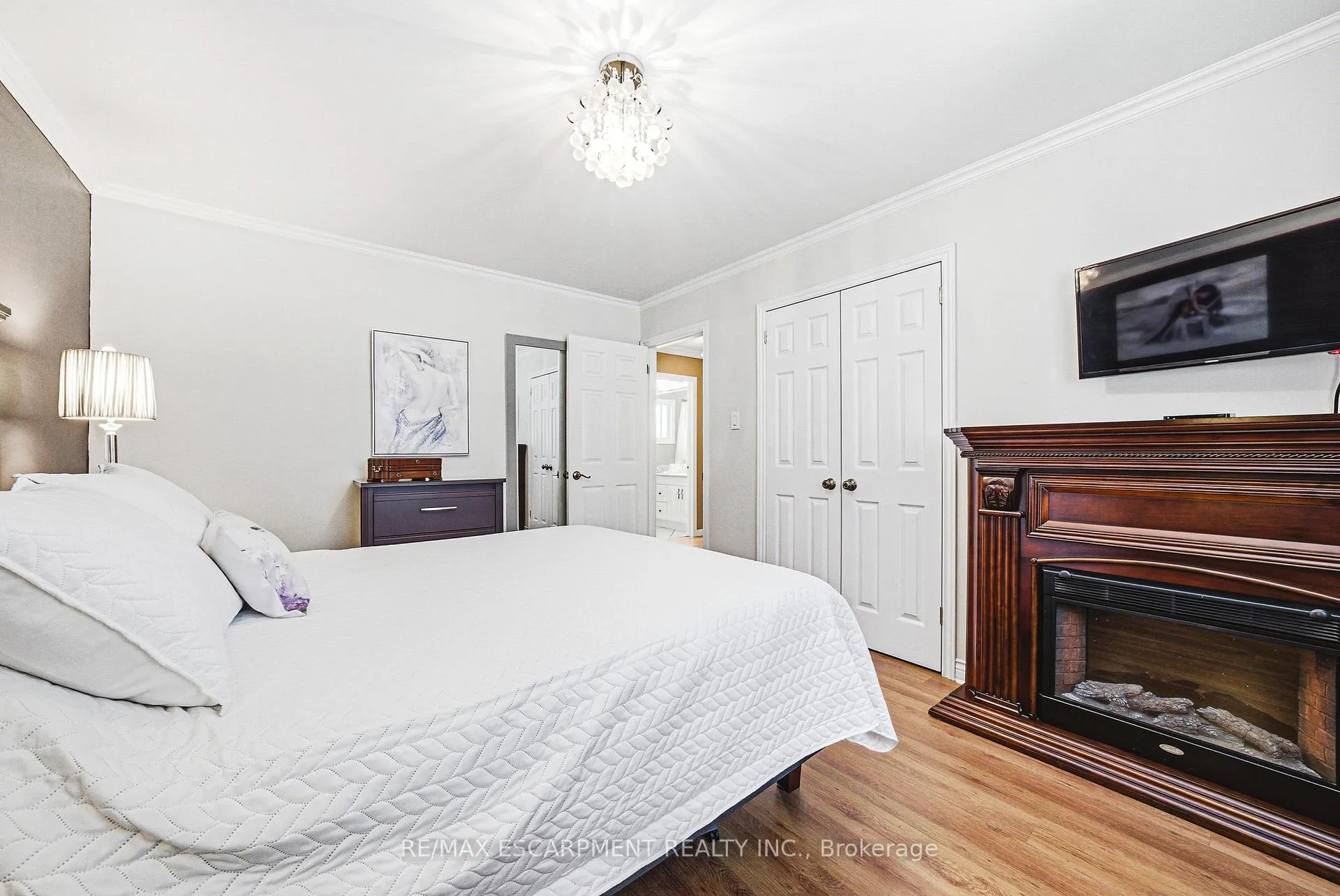 Photo 16 of 2231 Sandringham Drive, Burlington, Mountainside — HOMEH
