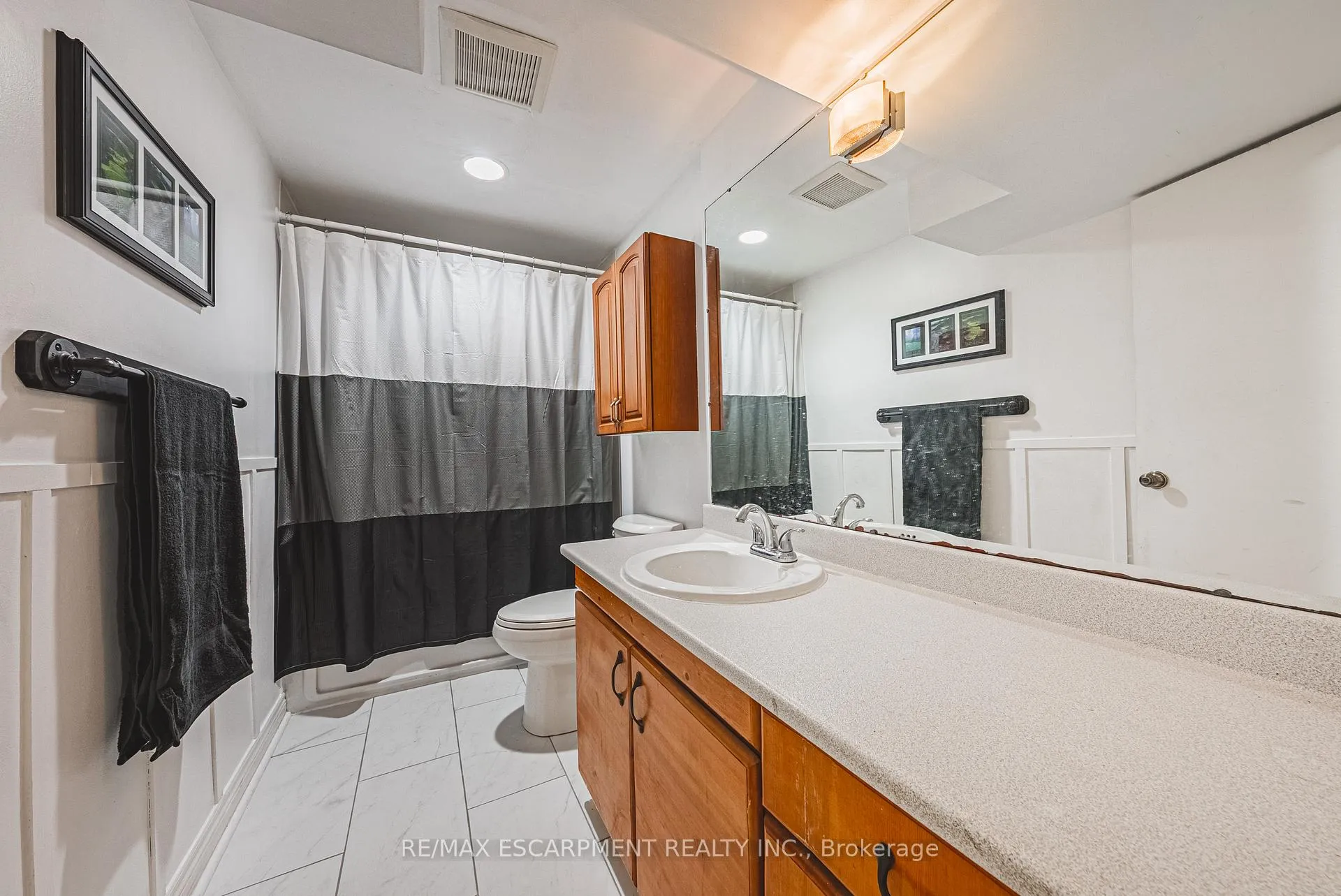 Photo 24 of 2231 Sandringham Drive, Burlington, Mountainside — HOMEH