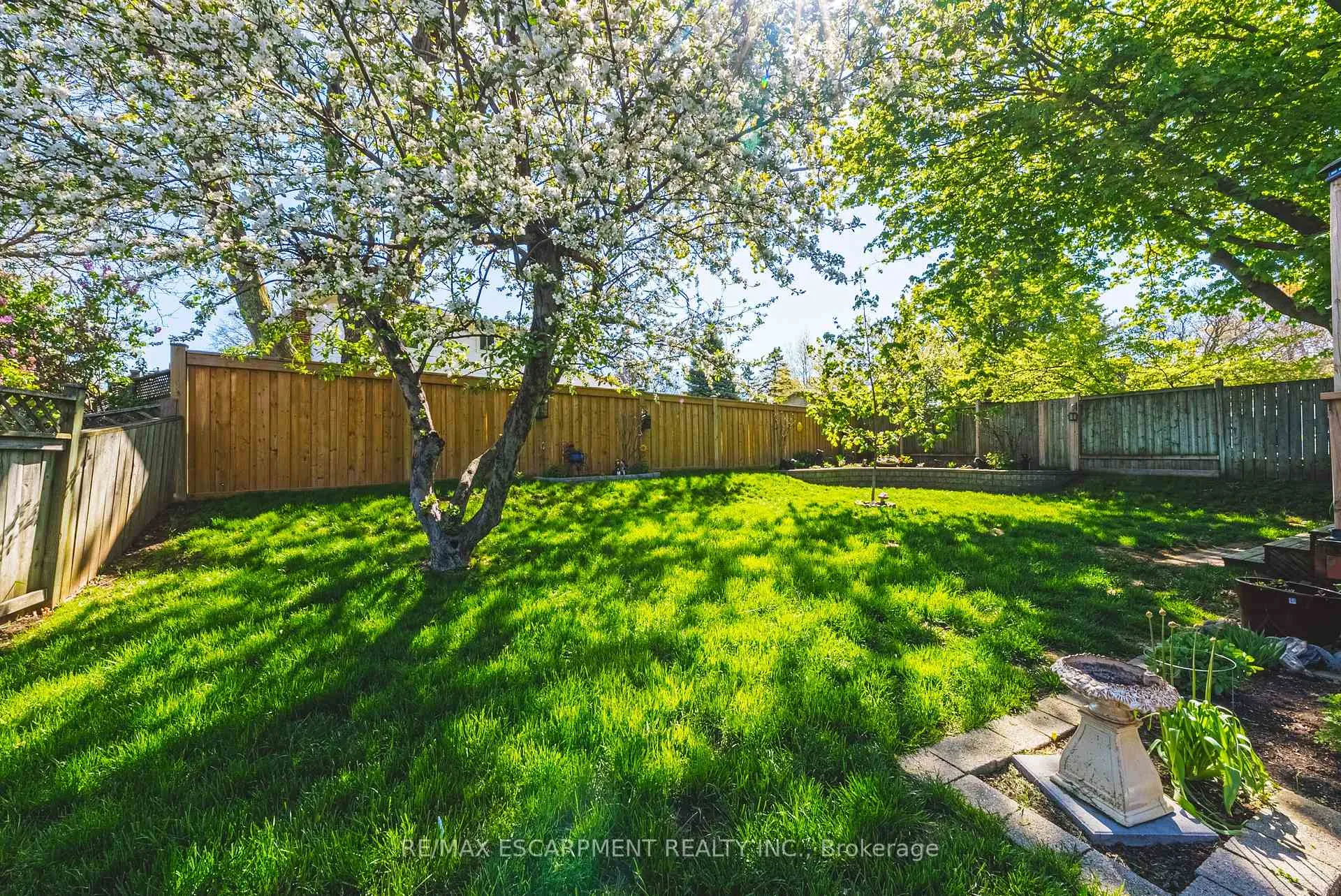 Photo 30 of 2231 Sandringham Drive, Burlington, Mountainside — HOMEH