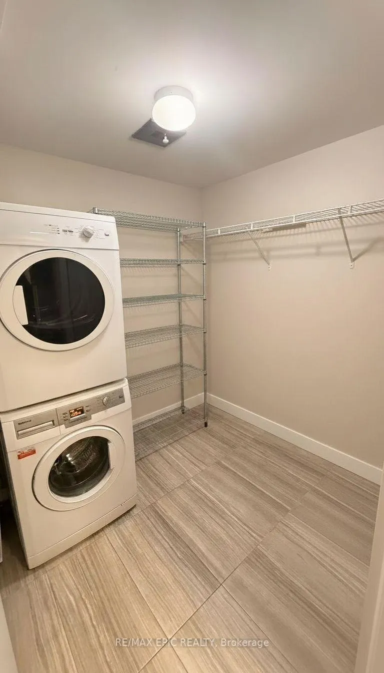 Photo 7 of Unit 906E, 555 Wilson Avenue, North York, Clanton Park — HOMEH