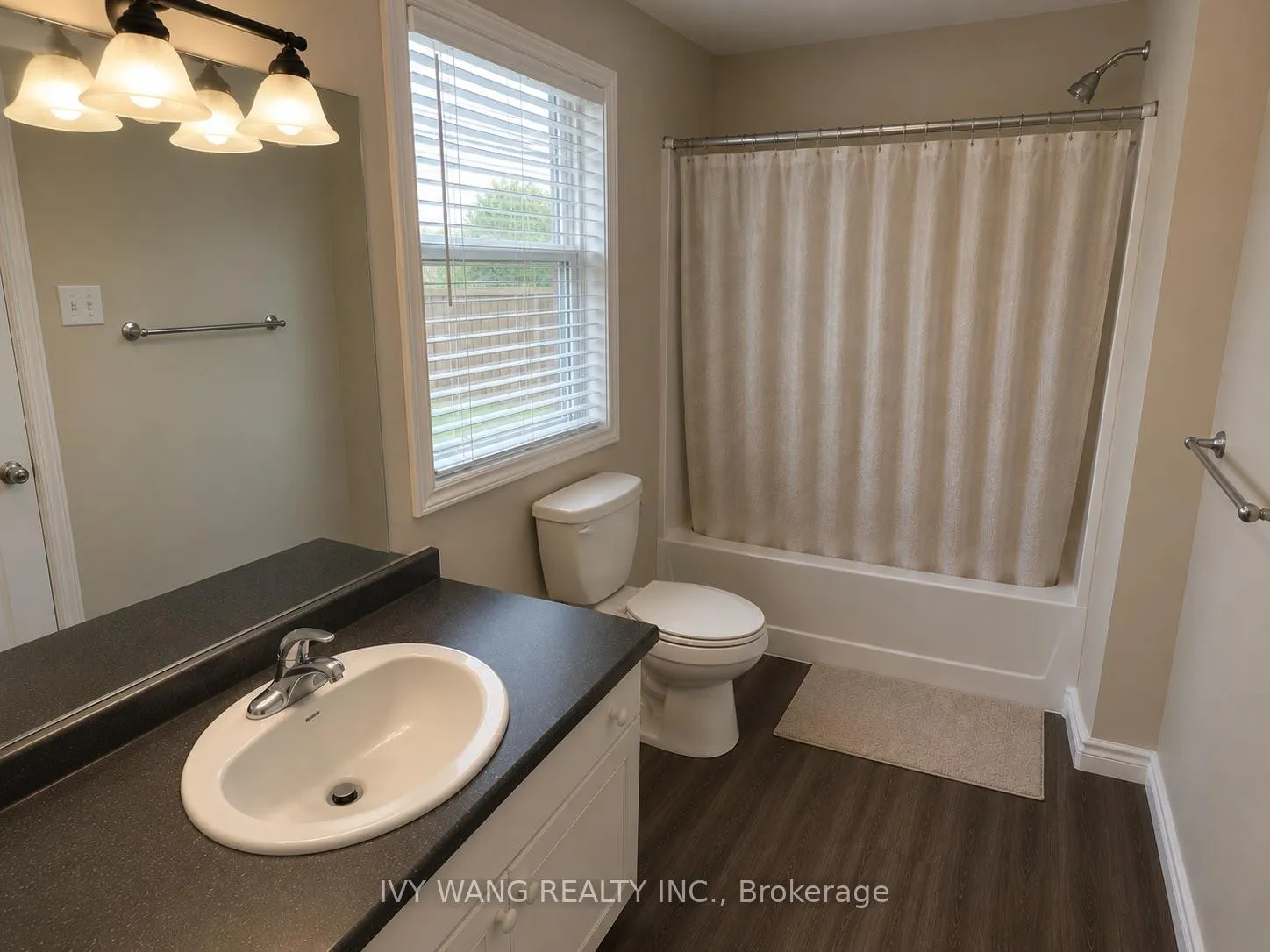 Photo 8 of 34 Richmeadow Crescent, London, North M — HOMEH