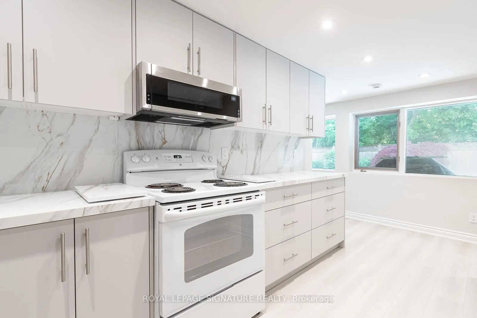 Photo 5 of 14 Canerouth Drive, Etobicoke, Eringate-Centennial-West Deane — HOMEH