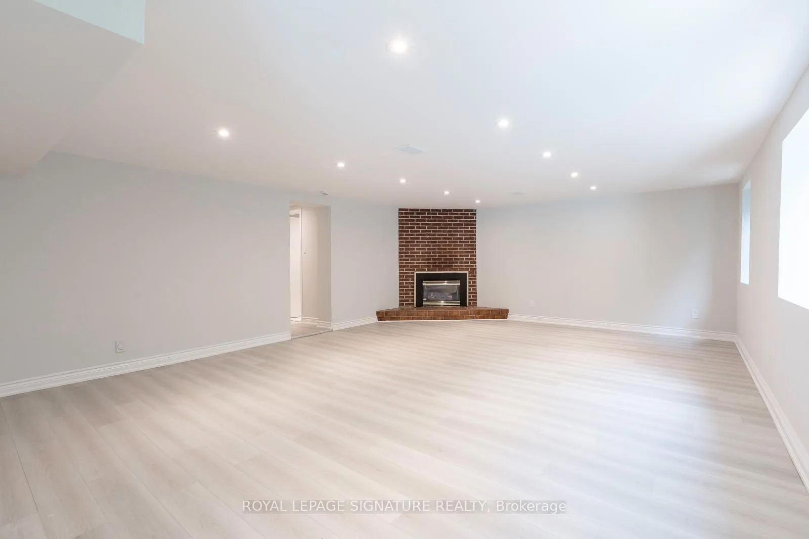Photo 7 of 14 Canerouth Drive, Etobicoke, Eringate-Centennial-West Deane — HOMEH