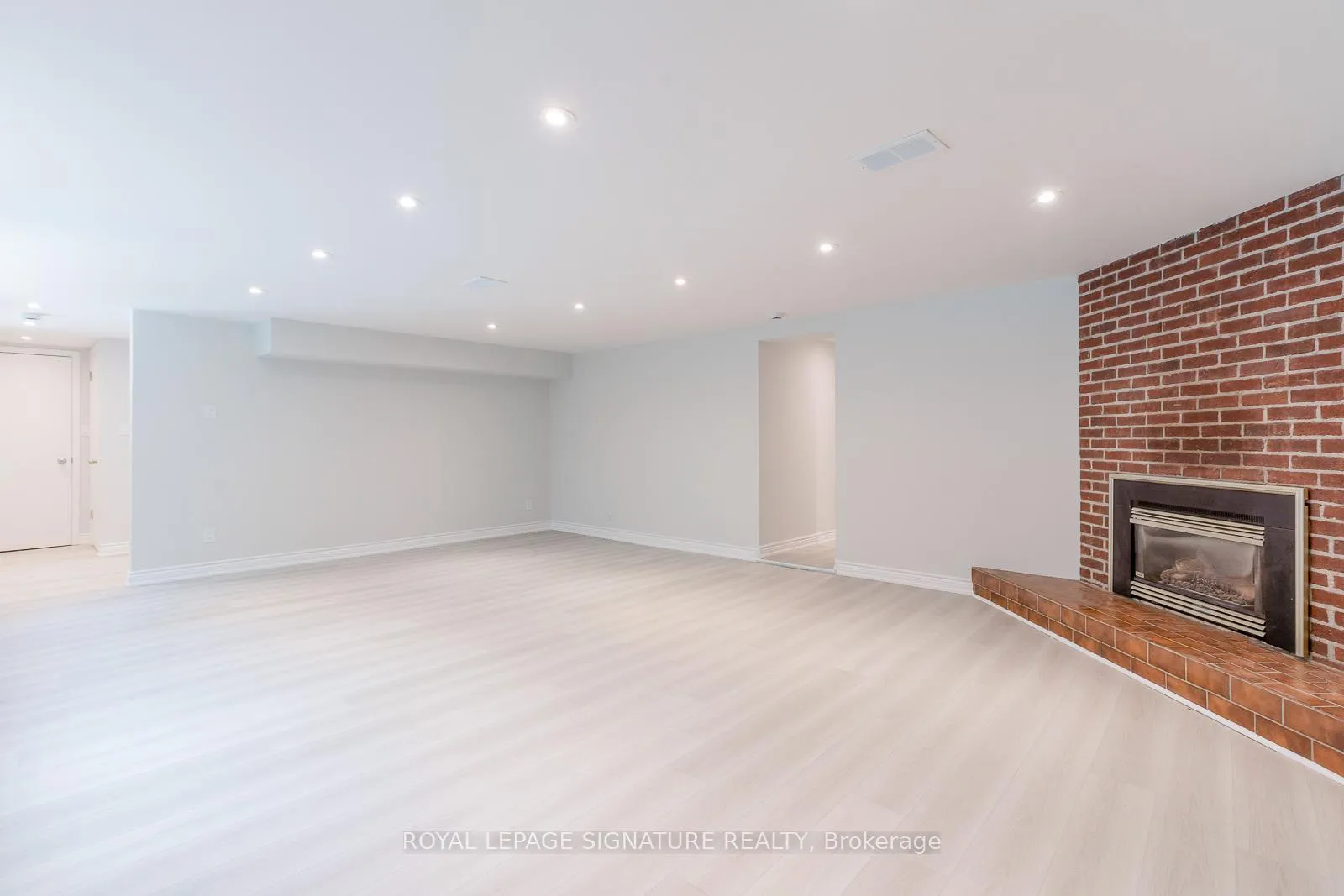 Photo 11 of 14 Canerouth Drive, Etobicoke, Eringate-Centennial-West Deane — HOMEH