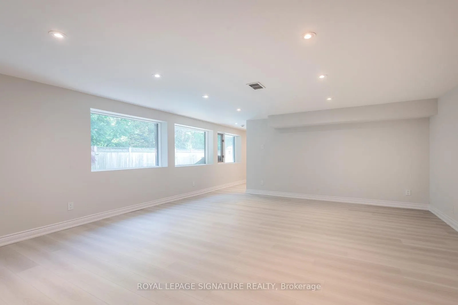 Photo 13 of 14 Canerouth Drive, Etobicoke, Eringate-Centennial-West Deane — HOMEH