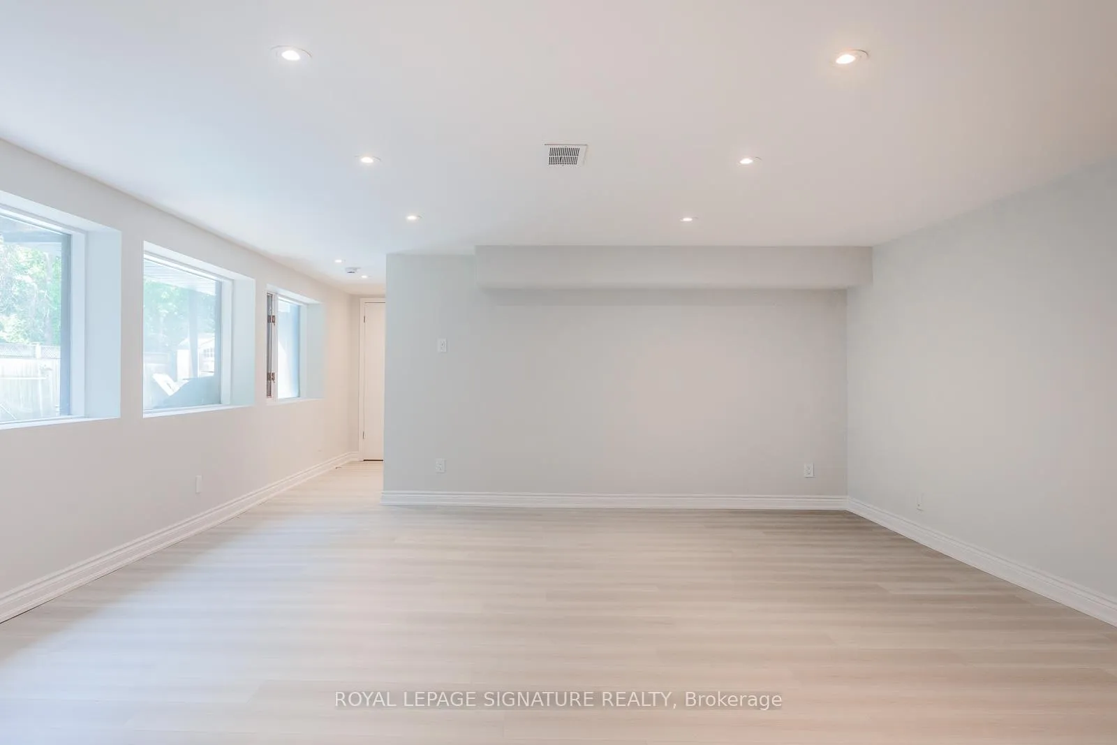 Photo 15 of 14 Canerouth Drive, Etobicoke, Eringate-Centennial-West Deane — HOMEH