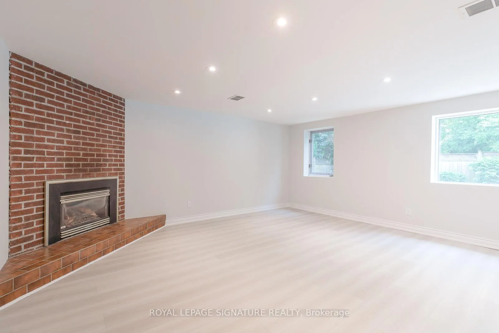 Photo 17 of 14 Canerouth Drive, Etobicoke, Eringate-Centennial-West Deane — HOMEH