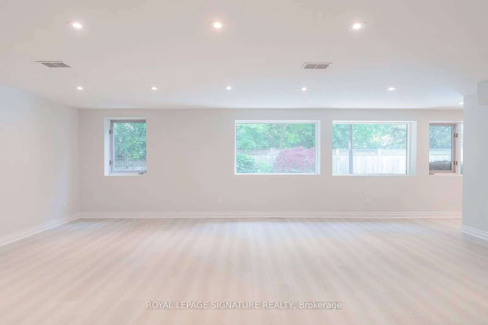 Photo 18 of 14 Canerouth Drive, Etobicoke, Eringate-Centennial-West Deane — HOMEH