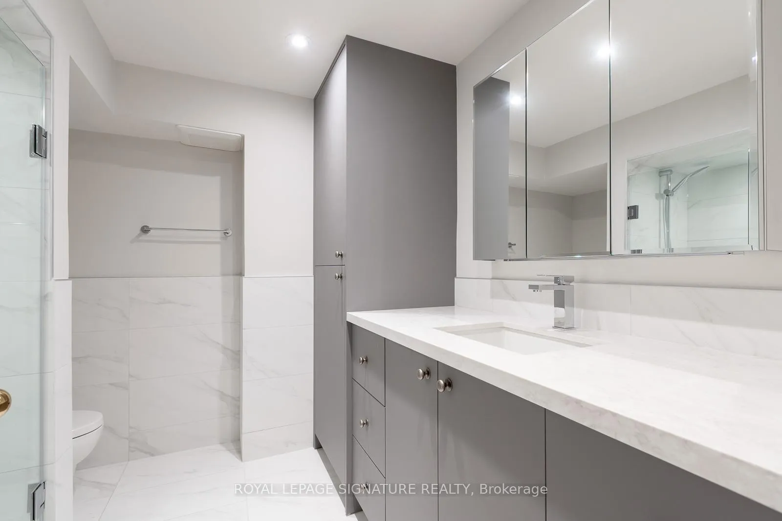 Photo 20 of 14 Canerouth Drive, Etobicoke, Eringate-Centennial-West Deane — HOMEH