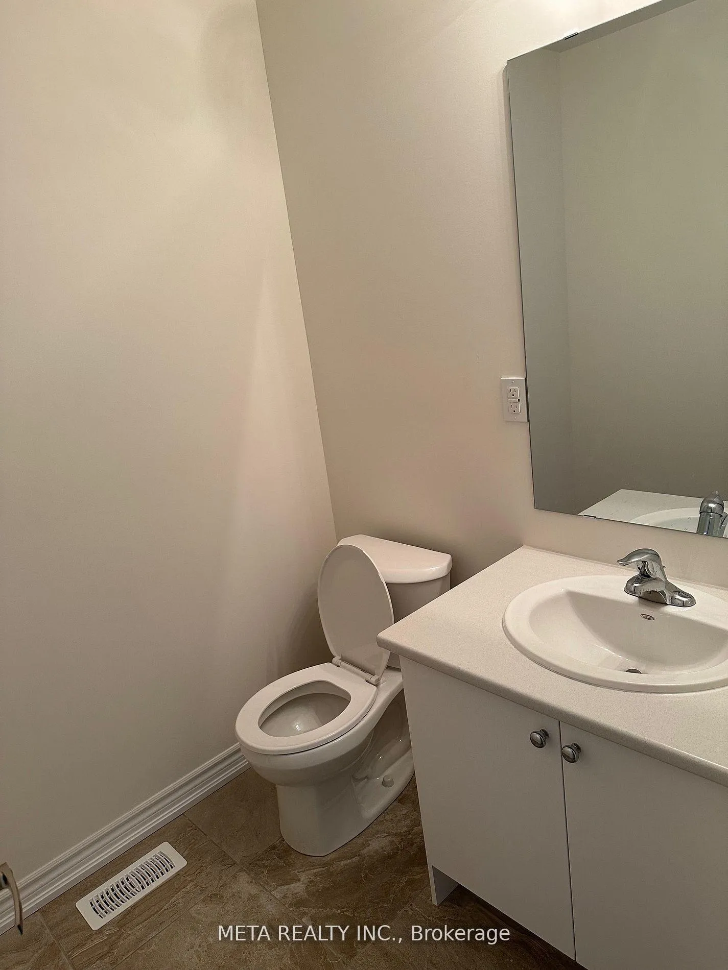 Photo 6 of 34 Durham Avenue, Barrie, Rural Barrie Southeast — HOMEH