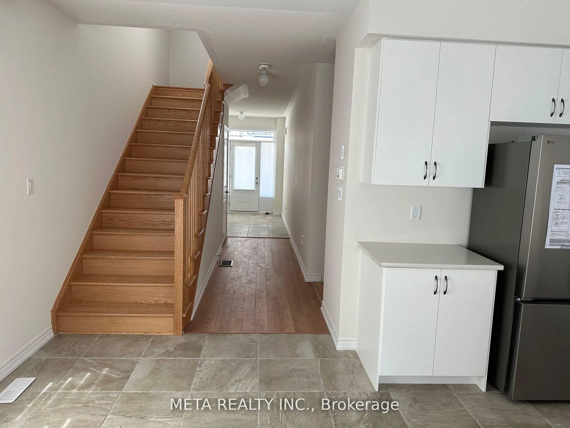 Photo 11 of 34 Durham Avenue, Barrie, Rural Barrie Southeast — HOMEH