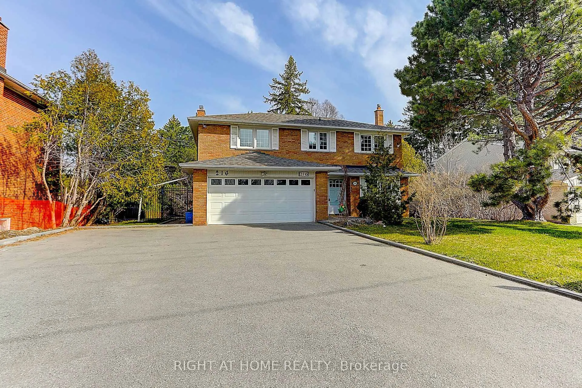 Front of Unit Upper, 216 Steeles Avenue E