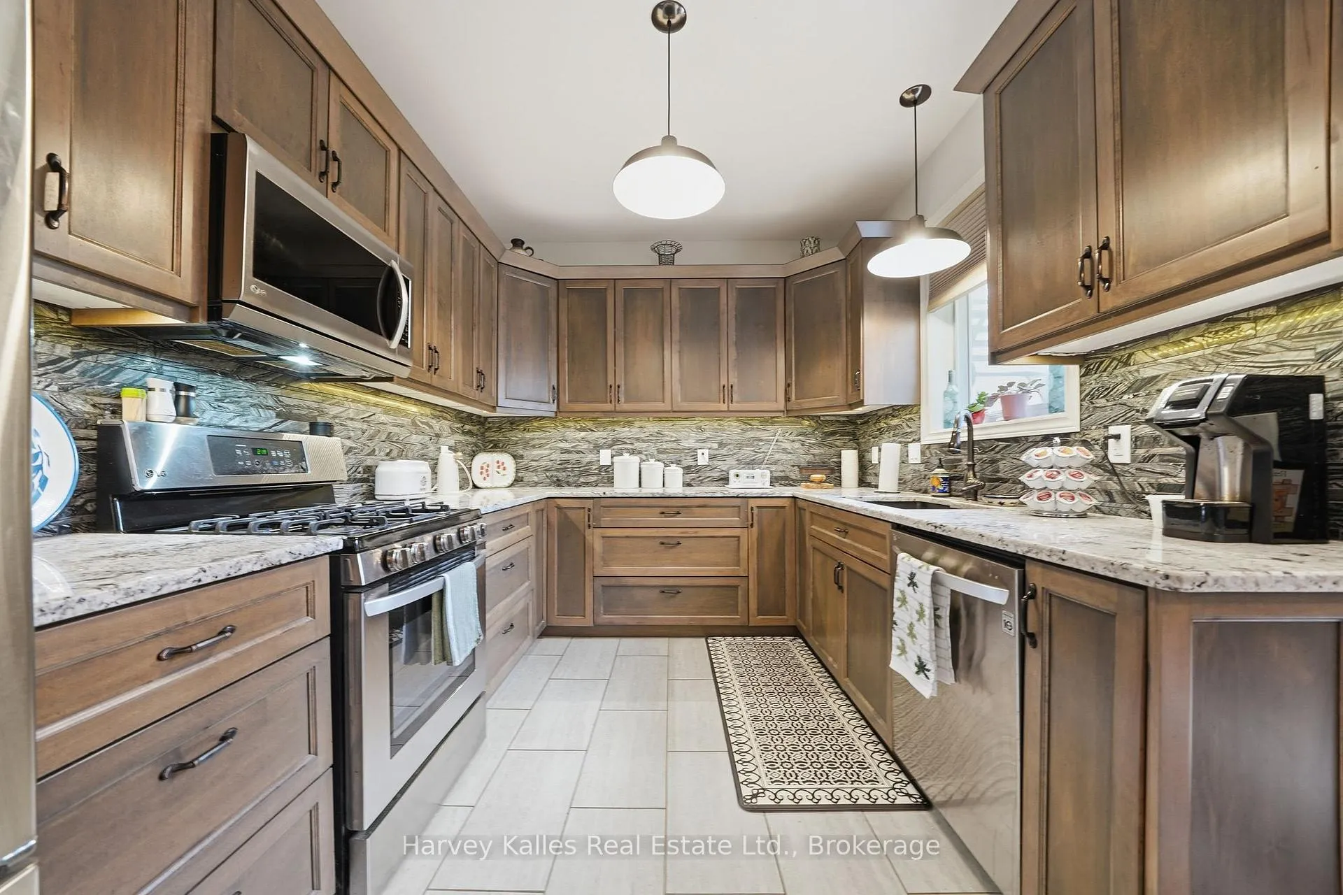Photo 11 of 3 Cardinal Court, Quinte West, Sidney Ward — HOMEH