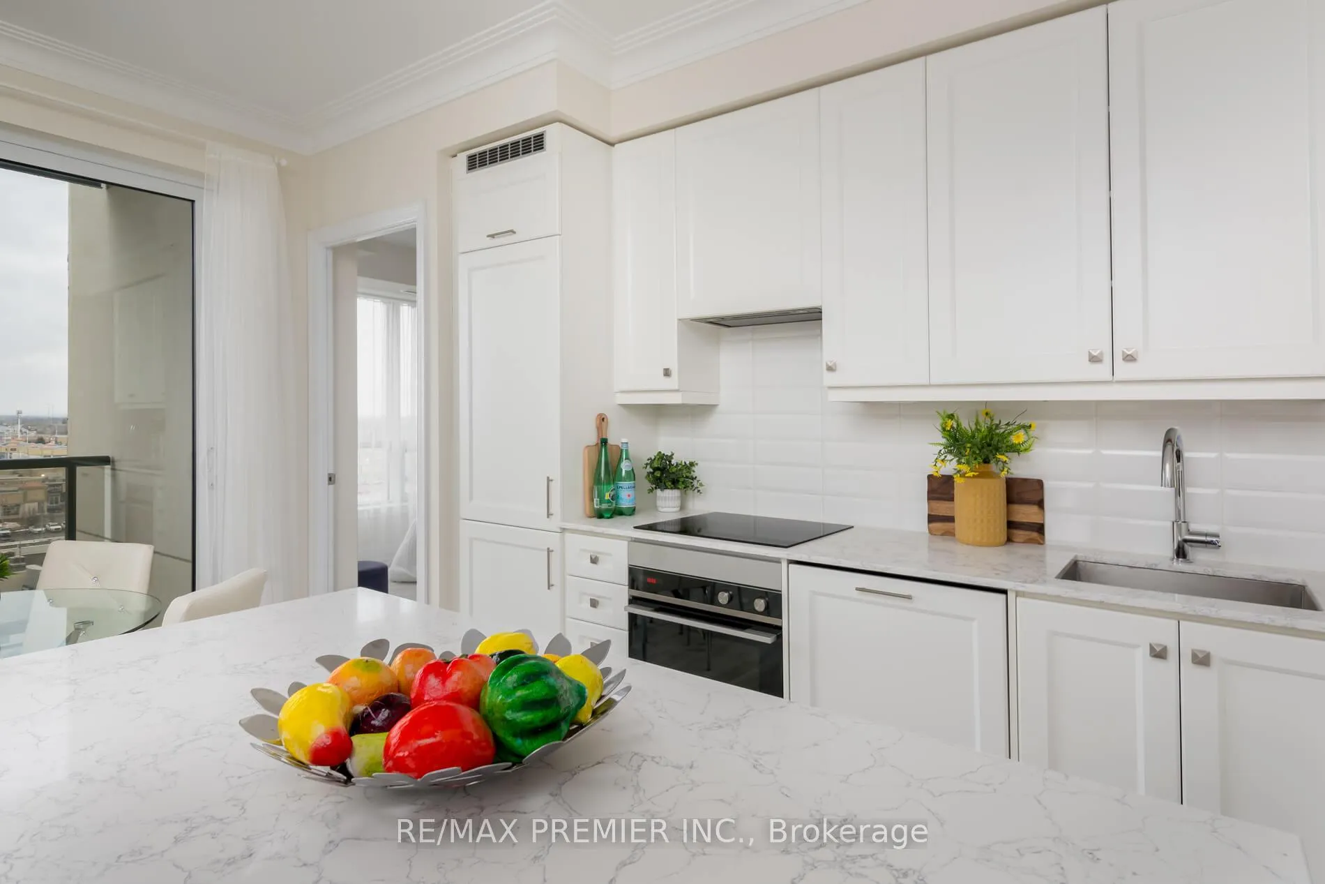 Photo 11 of Unit 909, 9085 Jane Street, Vaughan, Concord — HOMEH