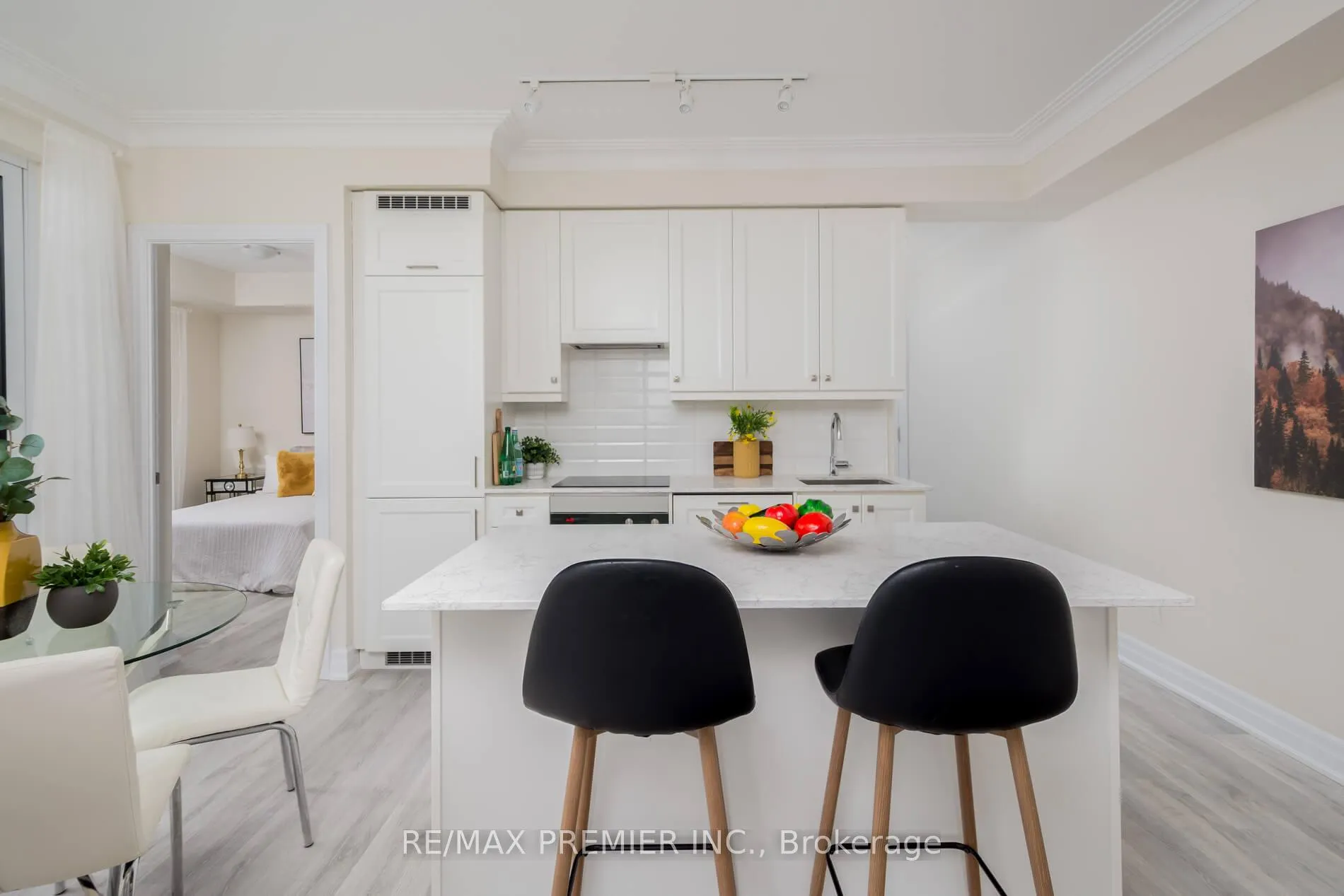 Photo 14 of Unit 909, 9085 Jane Street, Vaughan, Concord — HOMEH