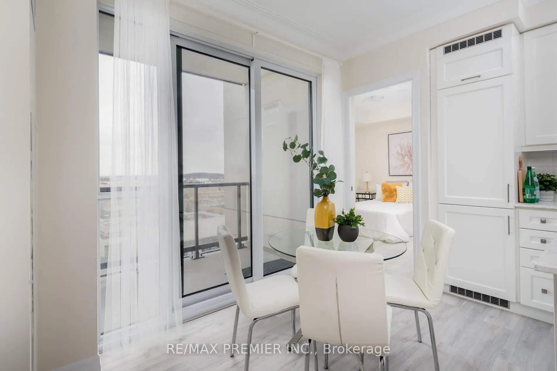 Photo 16 of Unit 909, 9085 Jane Street, Vaughan, Concord — HOMEH