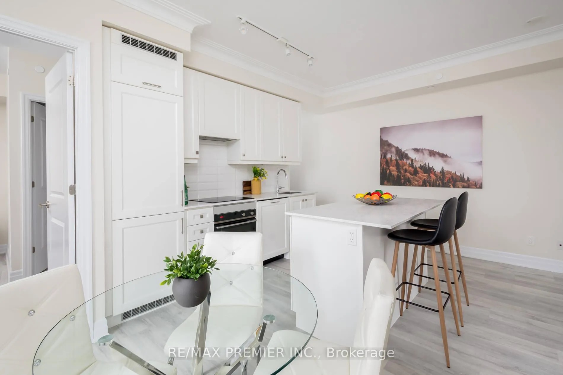 Photo 17 of Unit 909, 9085 Jane Street, Vaughan, Concord — HOMEH