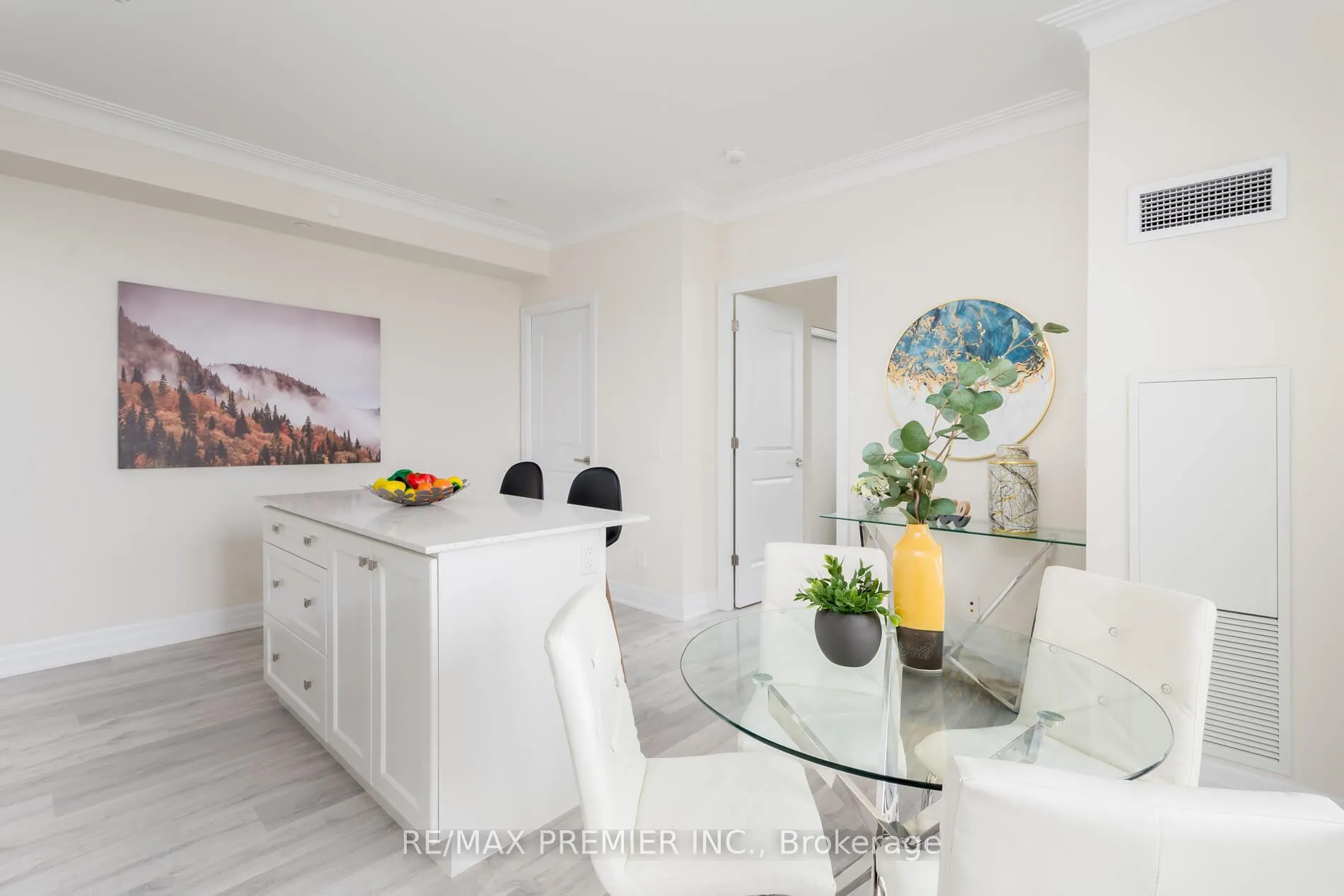 Photo 18 of Unit 909, 9085 Jane Street, Vaughan, Concord — HOMEH